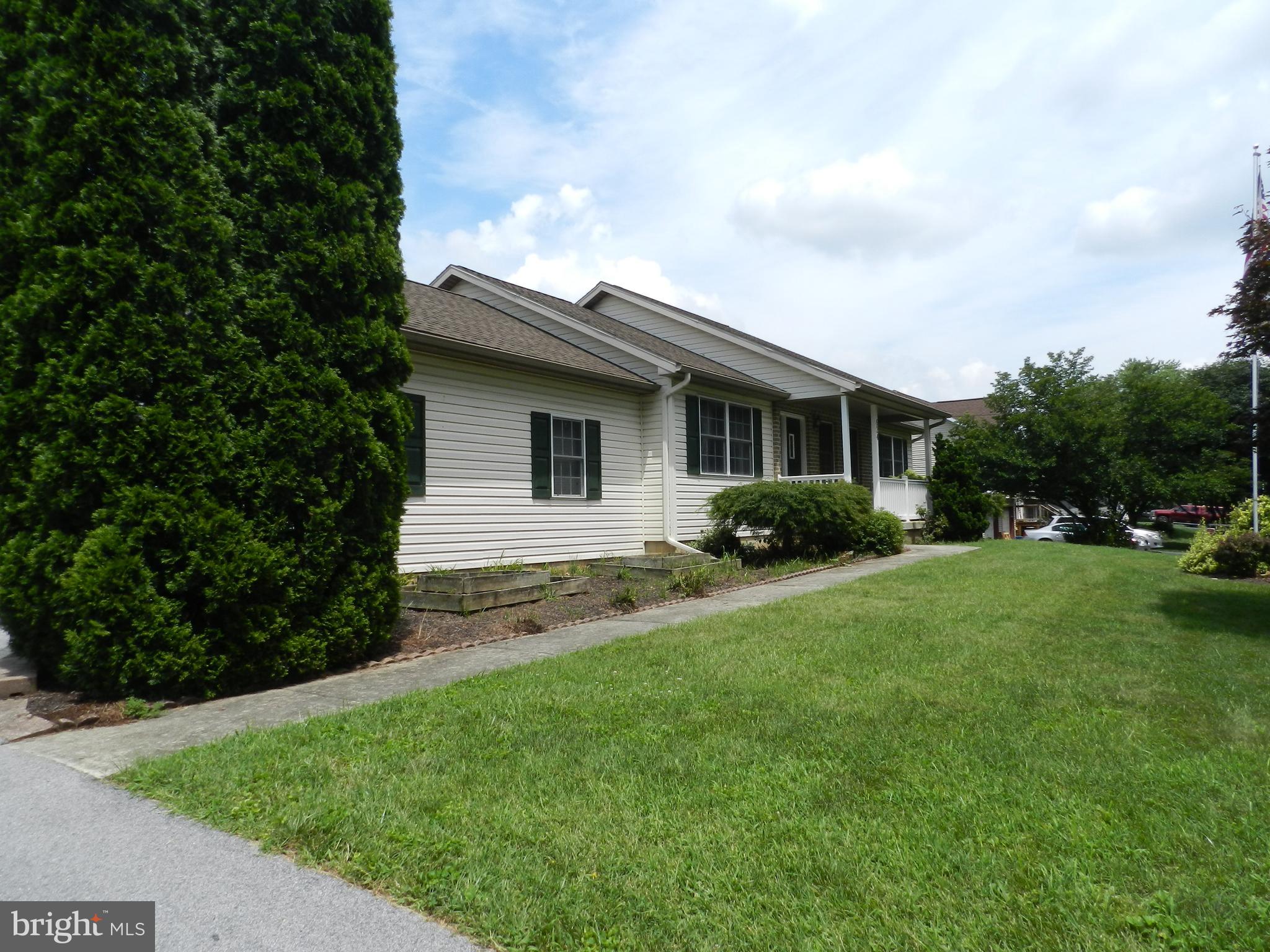 THIS HOME IS A RARE FIND-VERY WELL CARED FOR MOVE-IN READY-VERY CLOSE TO SCHOOLS AND DOWNTOWN MECHANICSBURG
EXISTING FURNITURE AND PERSONAL PROPERTY THAT IS STILL IN THE PROPERTY CAN BE PURCHASED AND IS NEGOTIABLE.