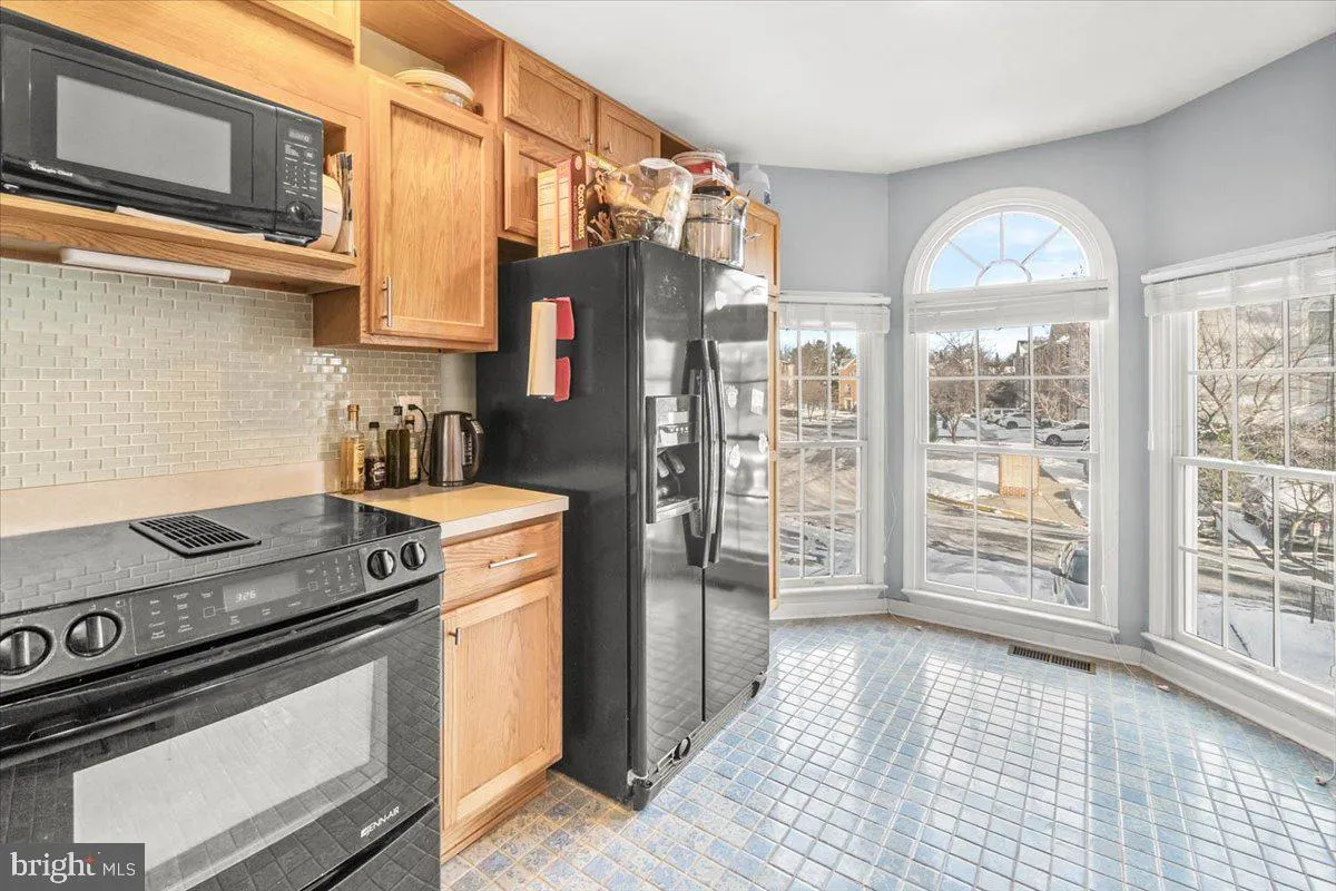 Frederick, Maryland 21702, United States, 3 Bedrooms Bedrooms, ,4 BathroomsBathrooms,Residential,Contingent,14970