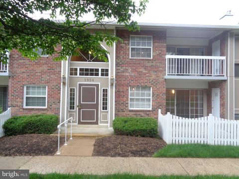 1954 KENNEDY DRIVE 104 MCLEAN VA 22102
