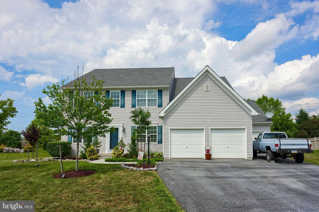 Photo of 15 DIETZ LN, MOUNT JOY, PA 17552 (MLS # PALA2035248)