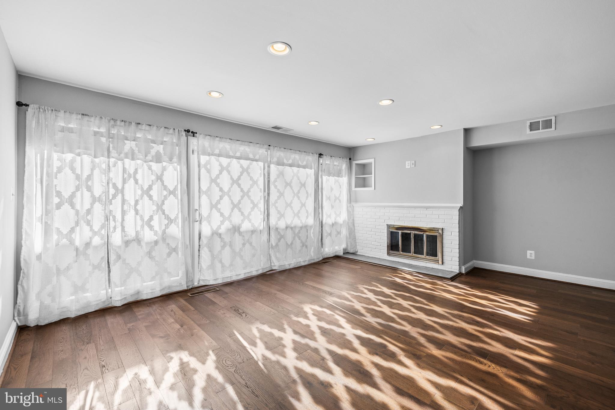 PARK VILLAGE - Residential