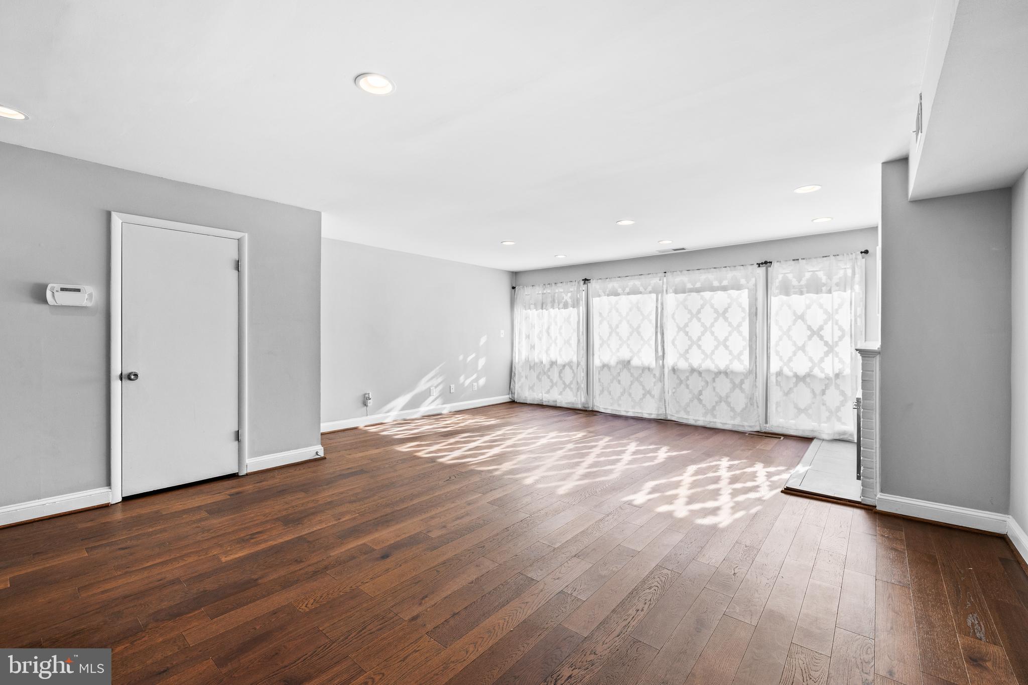 PARK VILLAGE - Residential