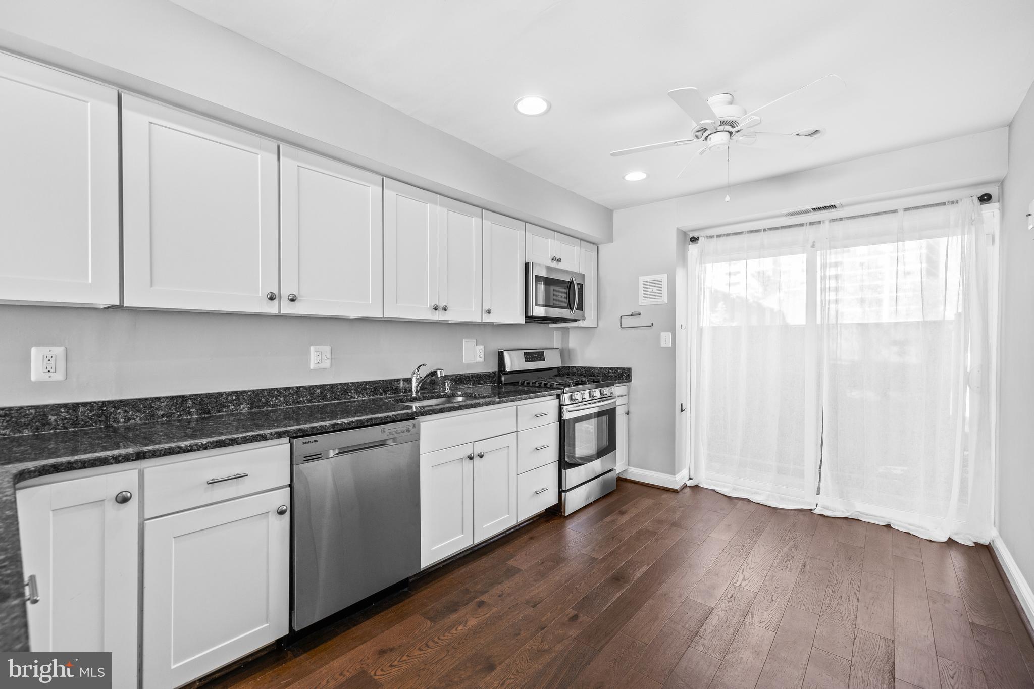 PARK VILLAGE - Residential