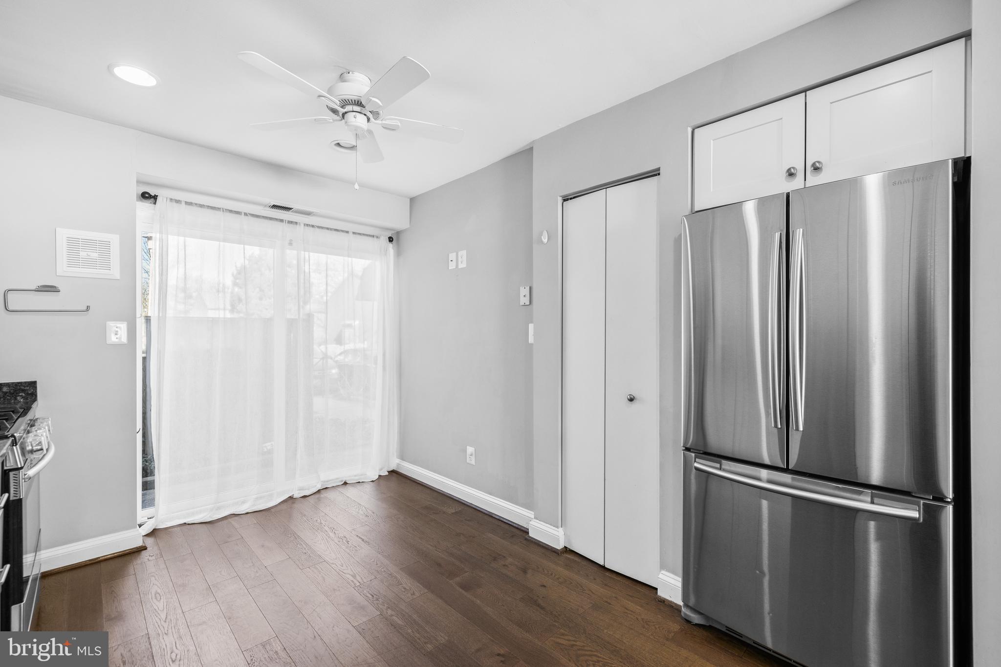 PARK VILLAGE - Residential