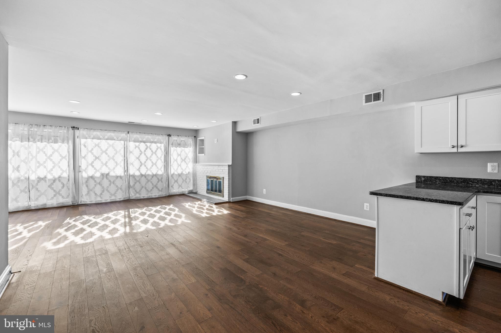 PARK VILLAGE - Residential