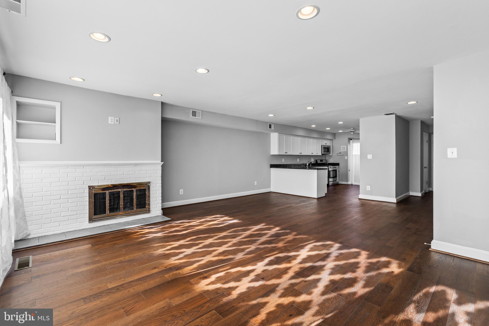 PARK VILLAGE - Residential