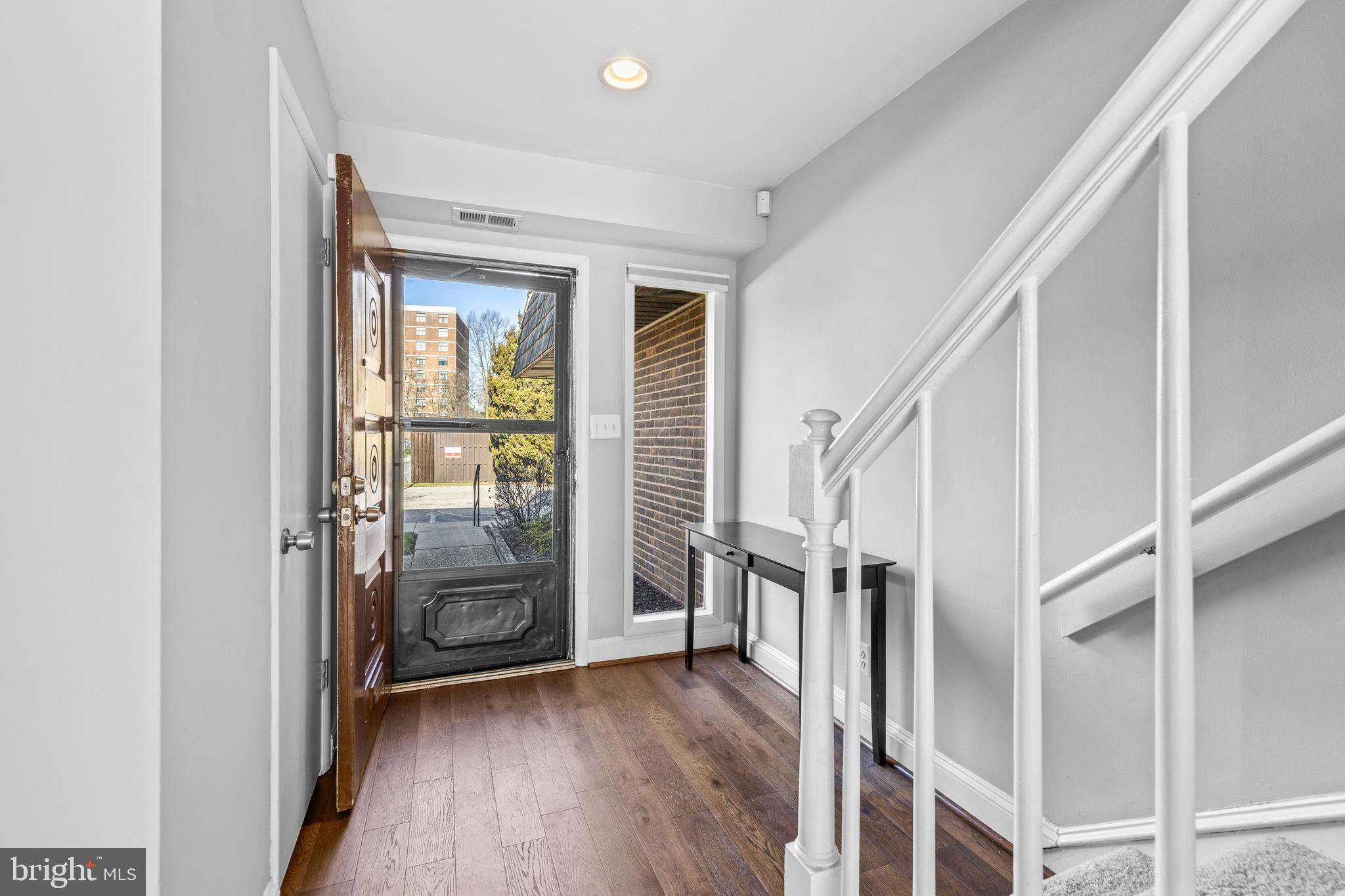 PARK VILLAGE - Residential