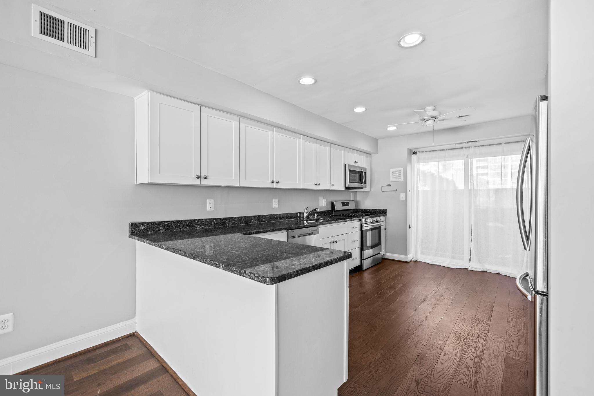 PARK VILLAGE - Residential