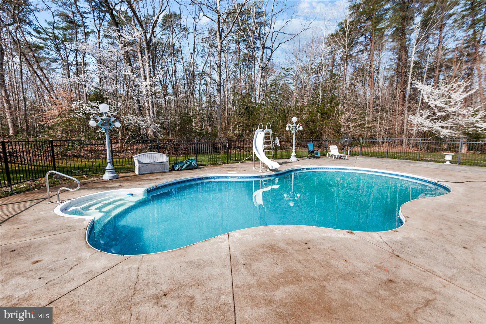 7621 RIVER ROAD