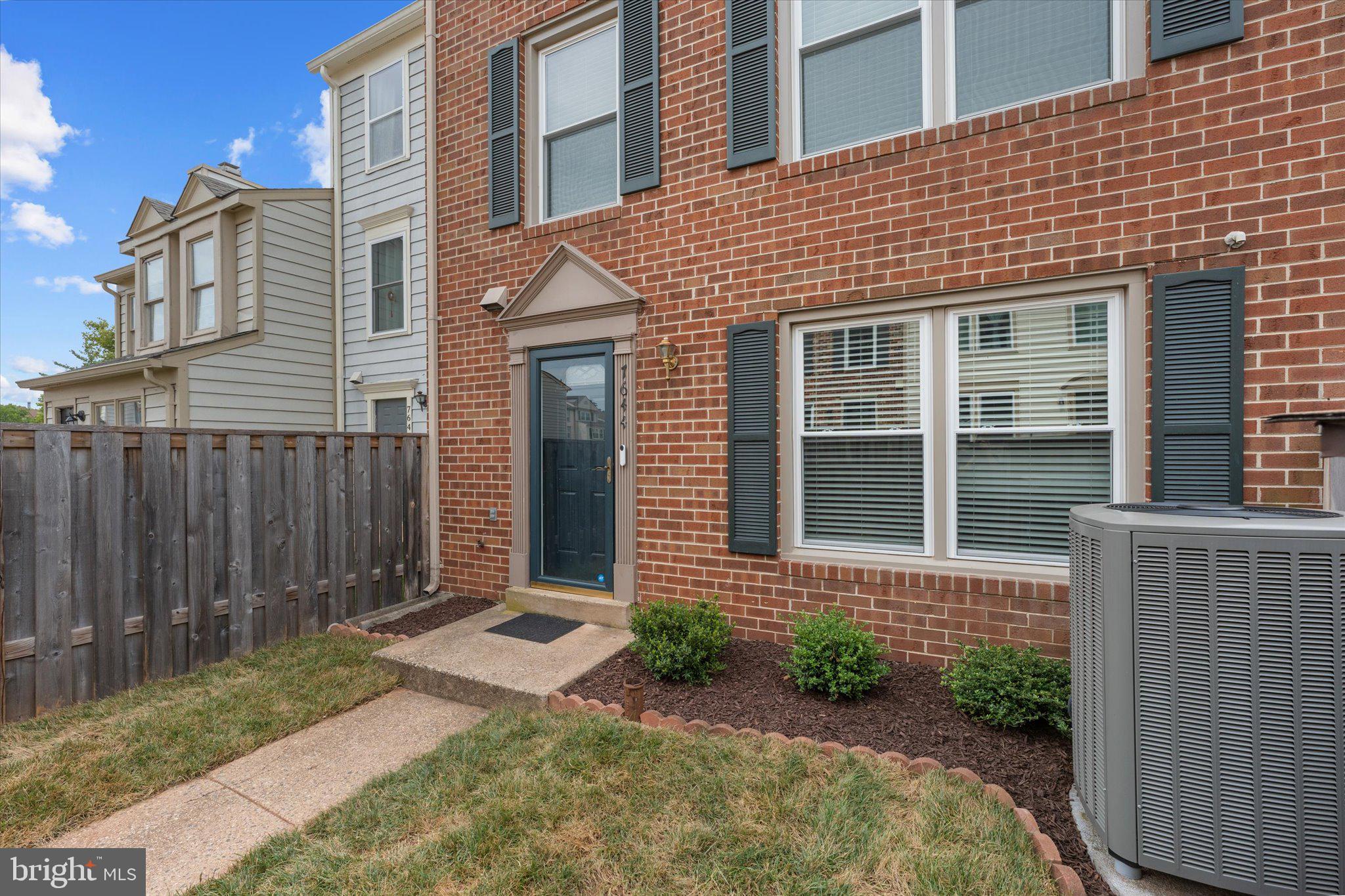 7644 JORDON HOLLOW COURT