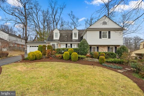 Photo of 1397 Kersey Lane E, POTOMAC, MD 20854 (MLS # MDMC2166468)