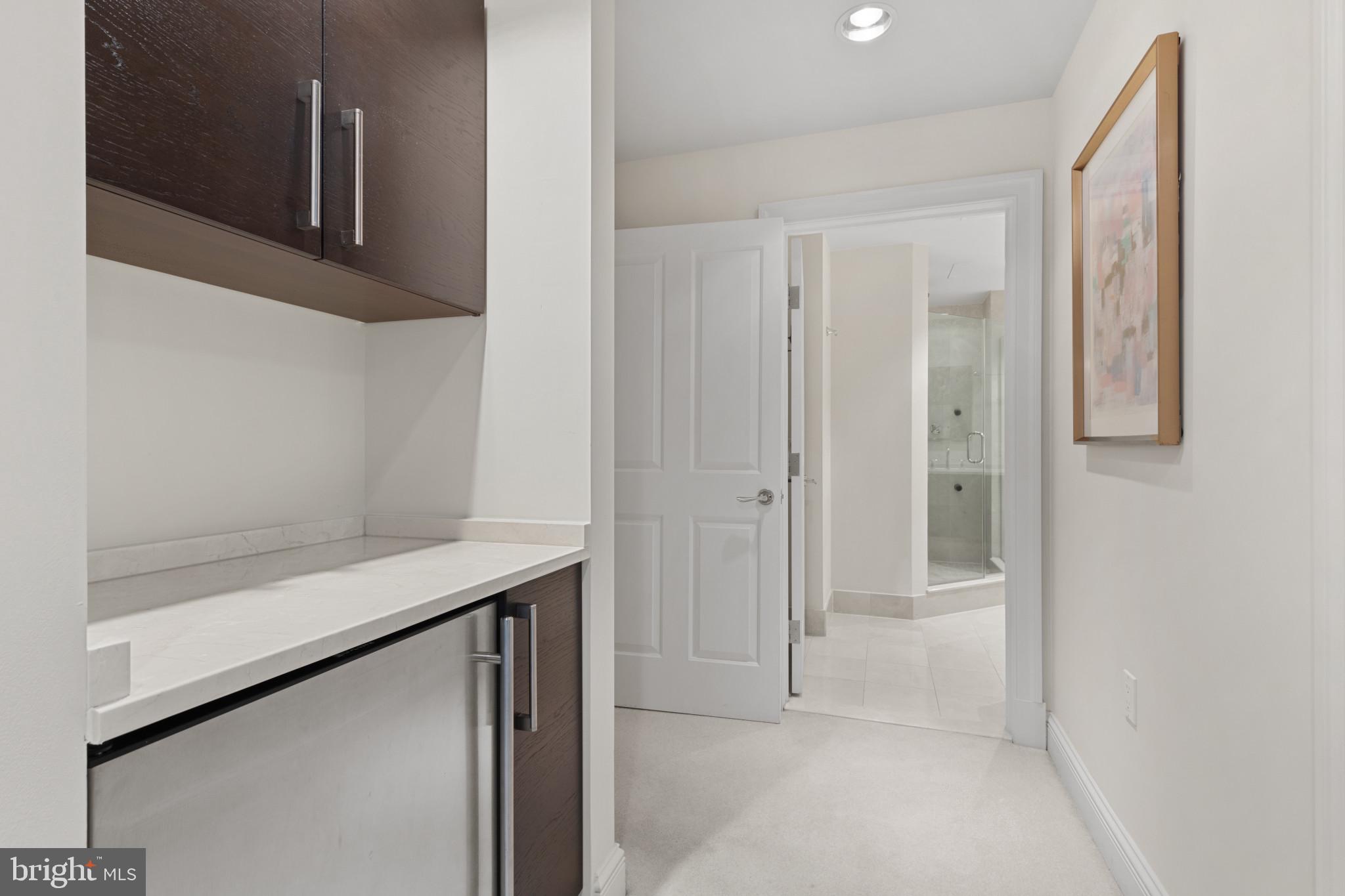 THE RITZ-CARLTON RESIDENCES - Residential Lease