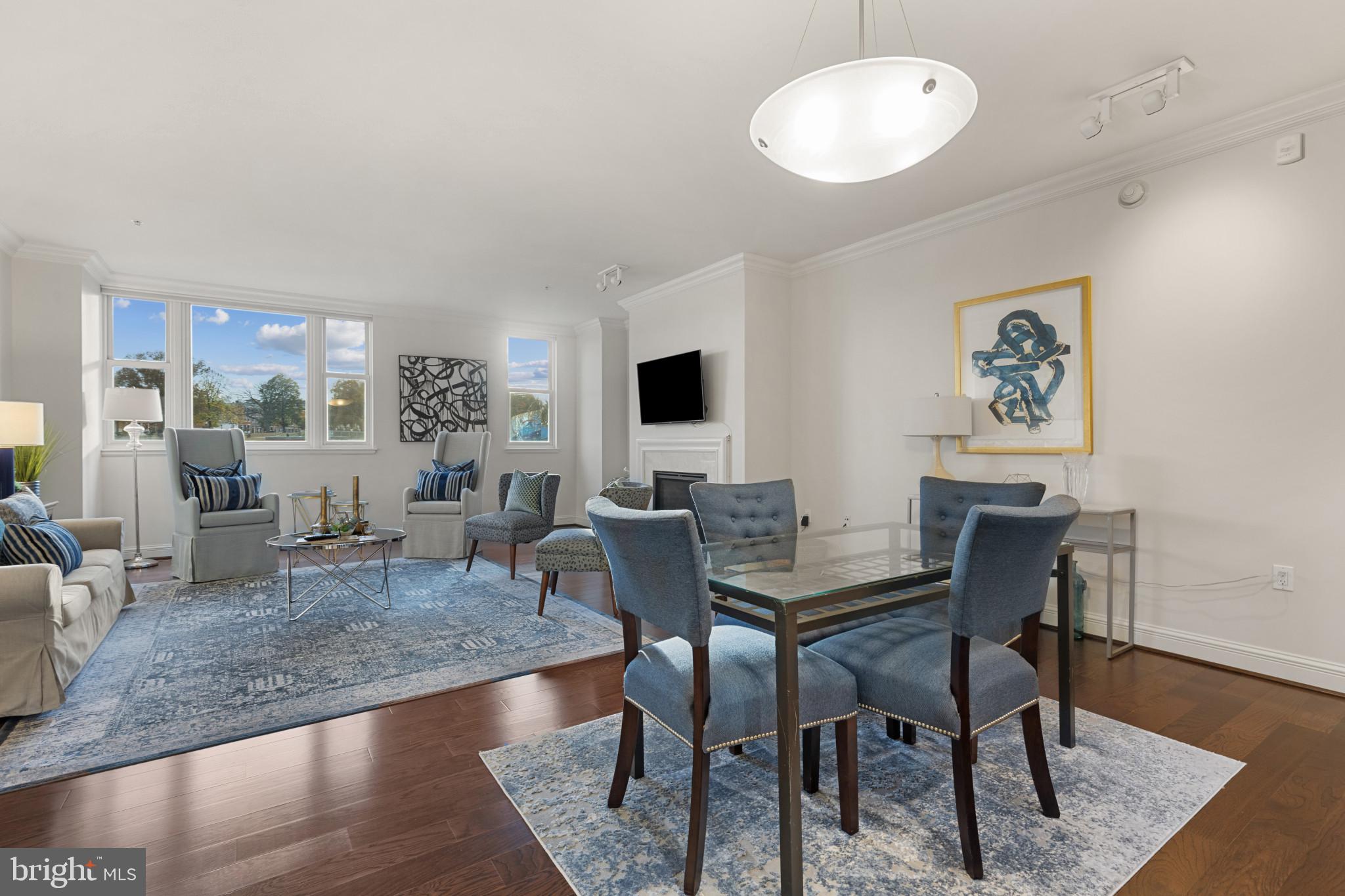 THE RITZ-CARLTON RESIDENCES - Residential Lease