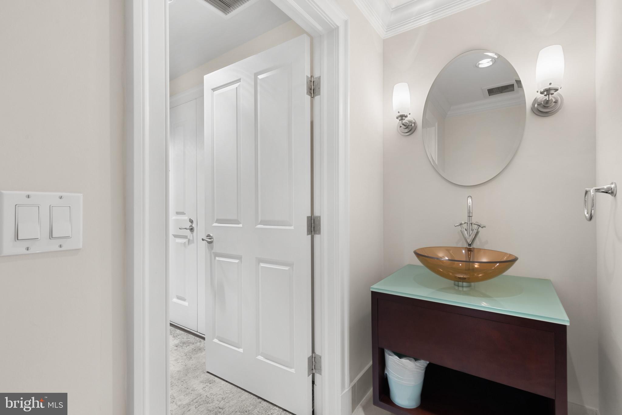 THE RITZ-CARLTON RESIDENCES - Residential Lease