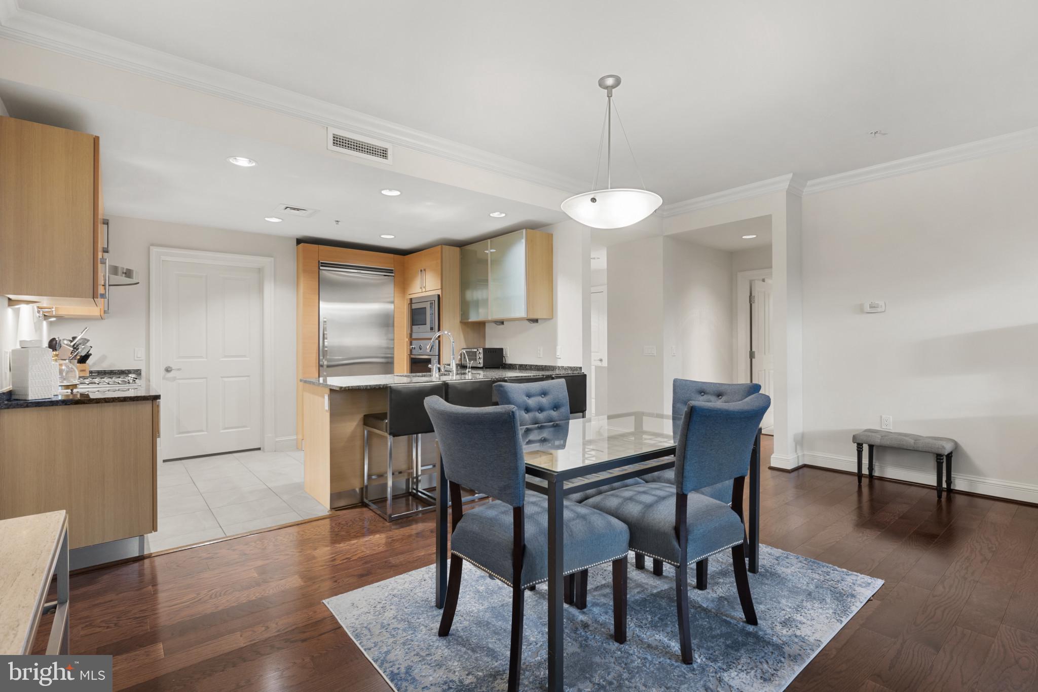 THE RITZ-CARLTON RESIDENCES - Residential Lease