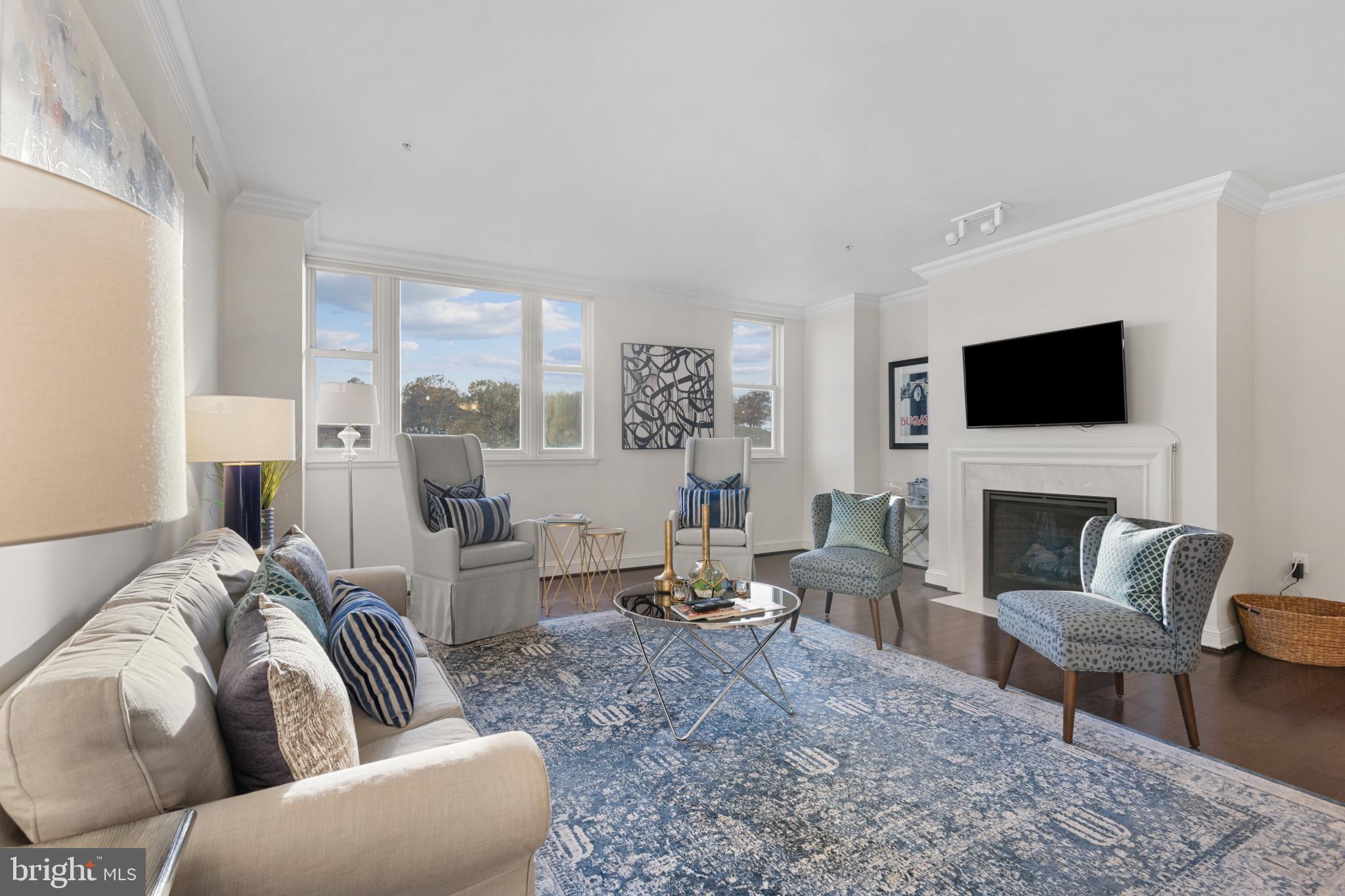 THE RITZ-CARLTON RESIDENCES - Residential Lease