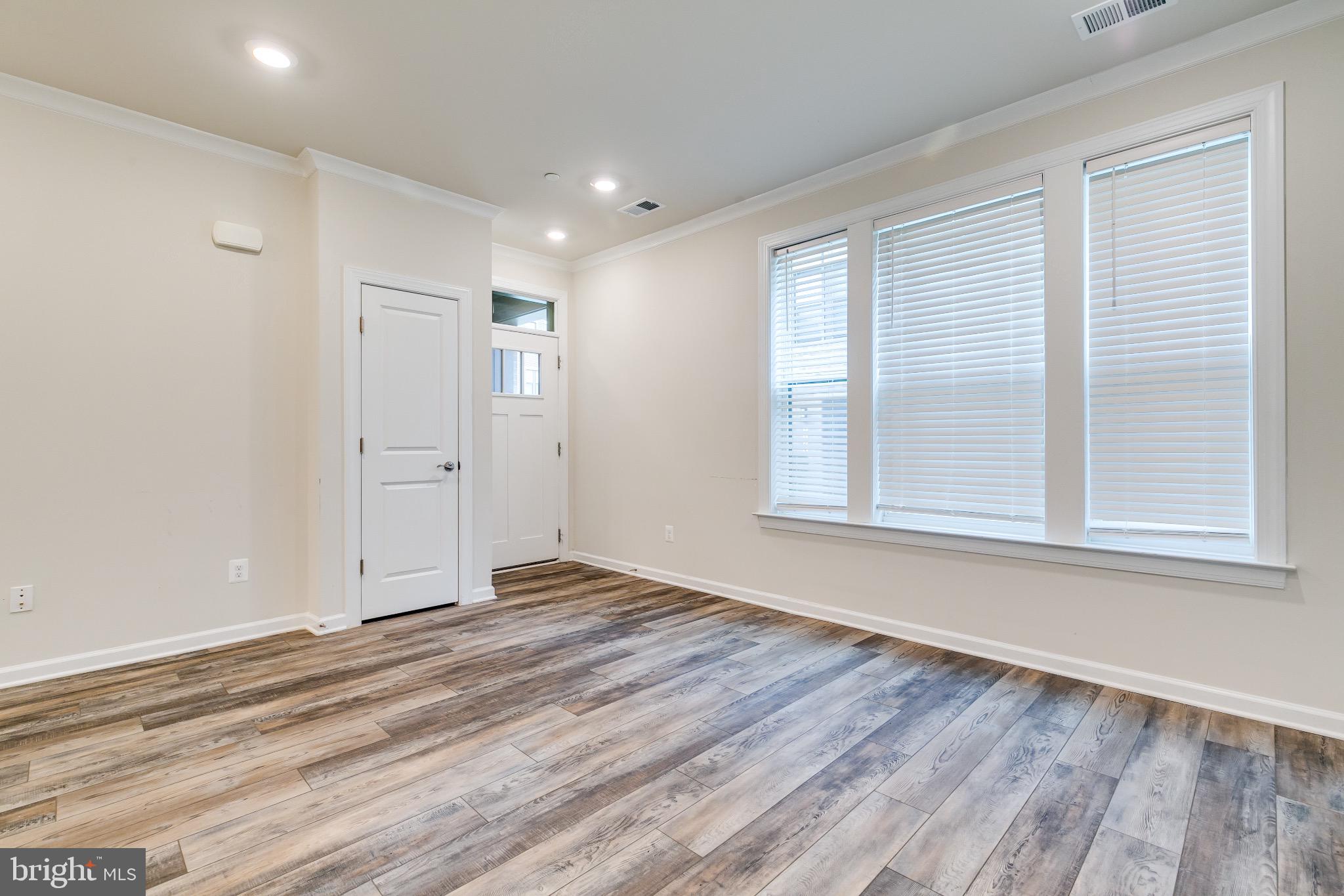 KINCORA - Residential Lease