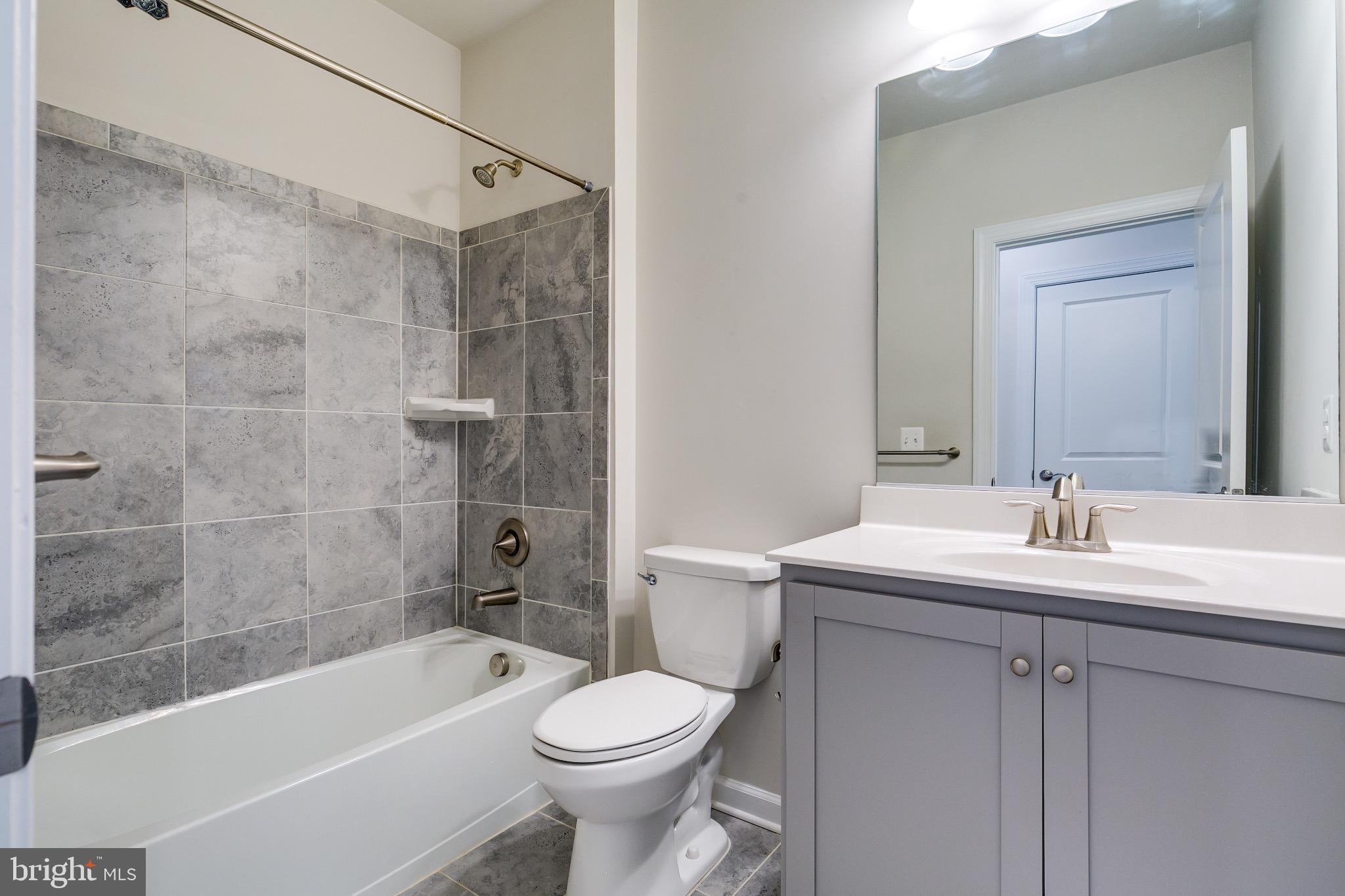 KINCORA - Residential Lease