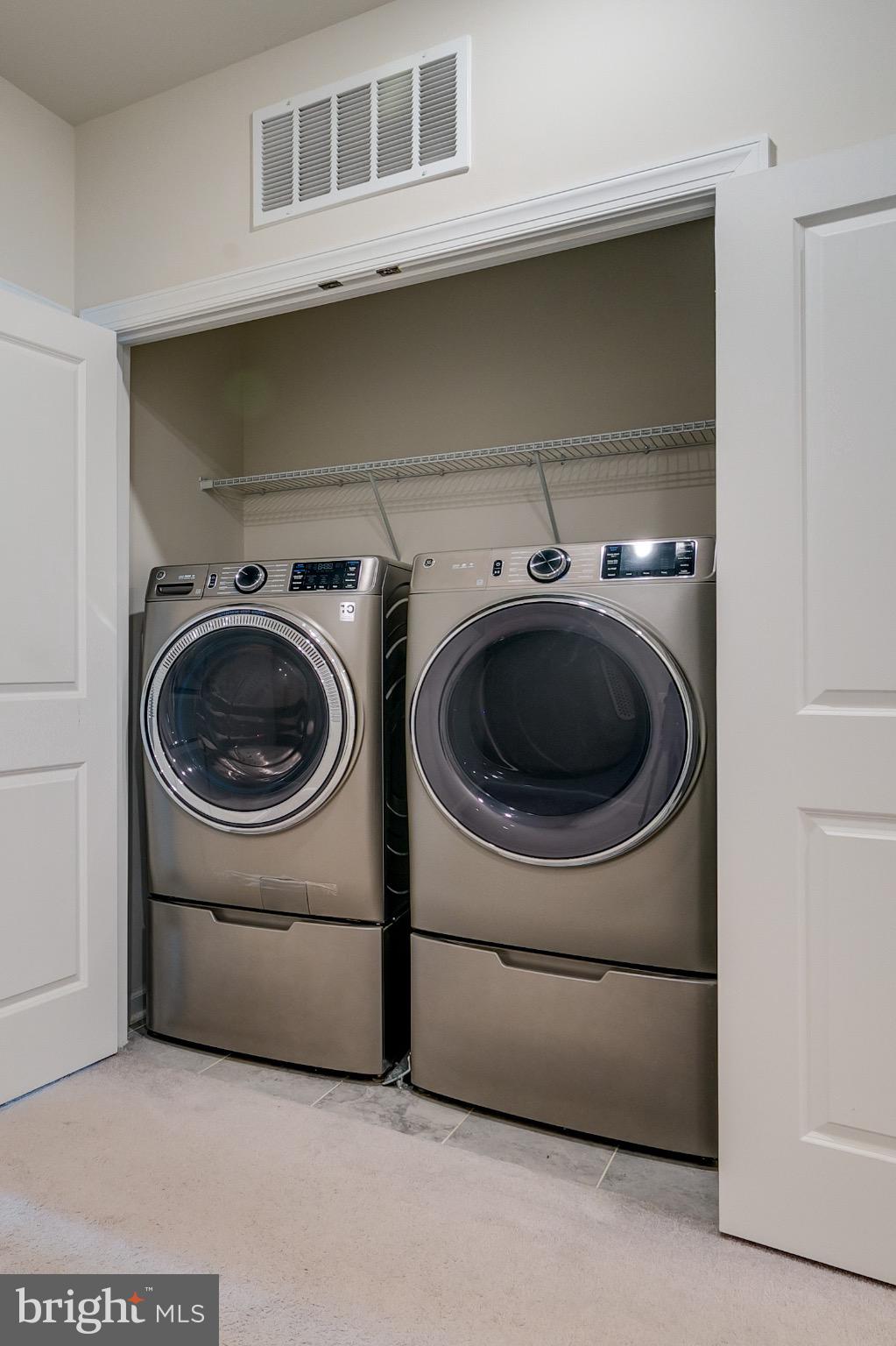 KINCORA - Residential Lease