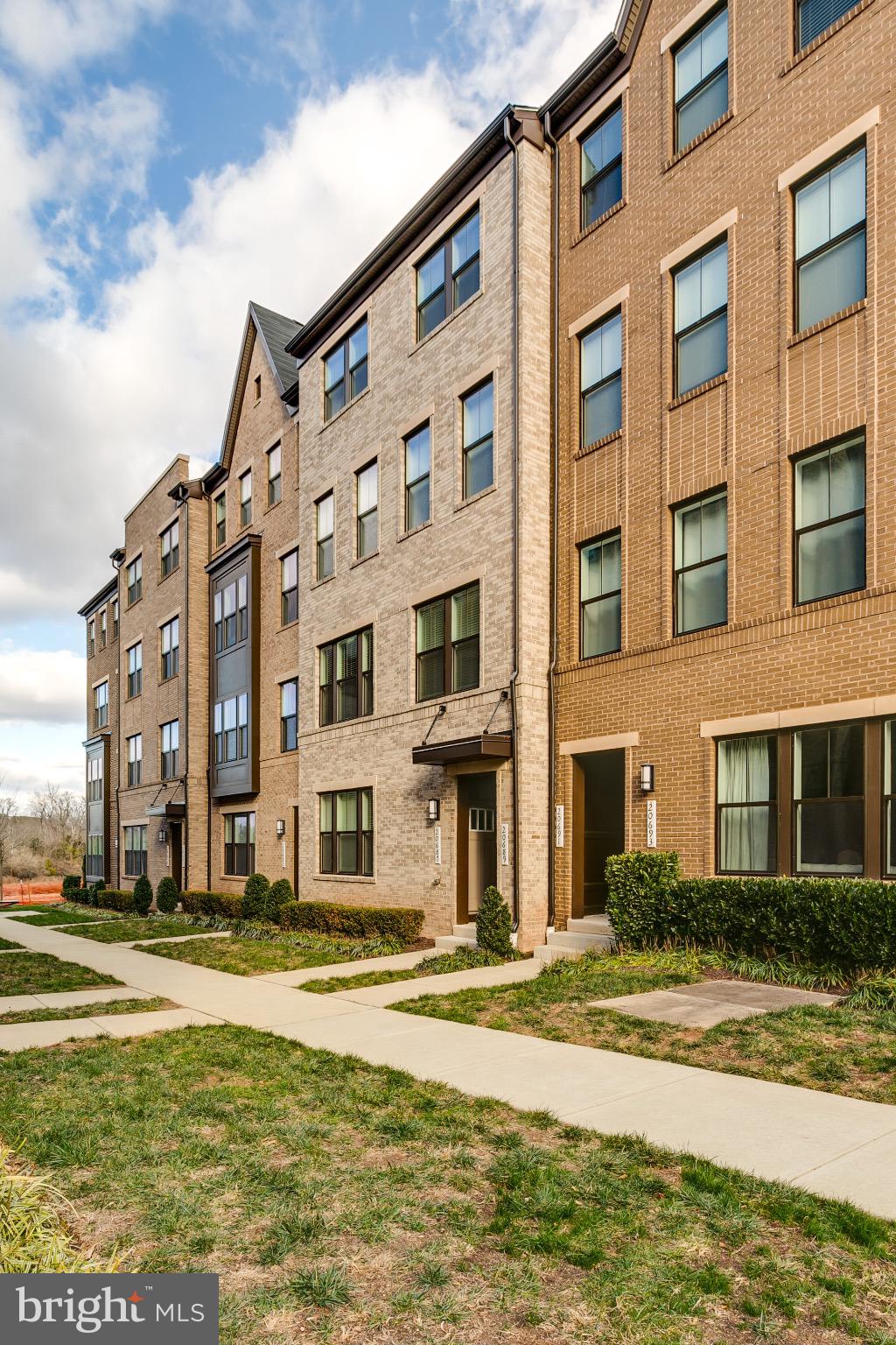 KINCORA - Residential Lease