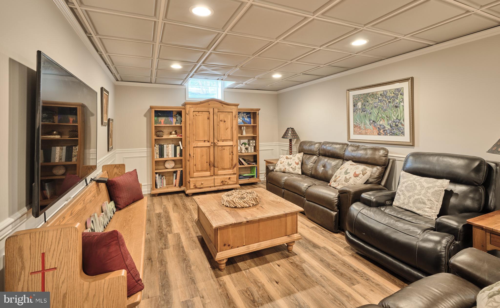 DEVONSHIRE ESTATES - Residential