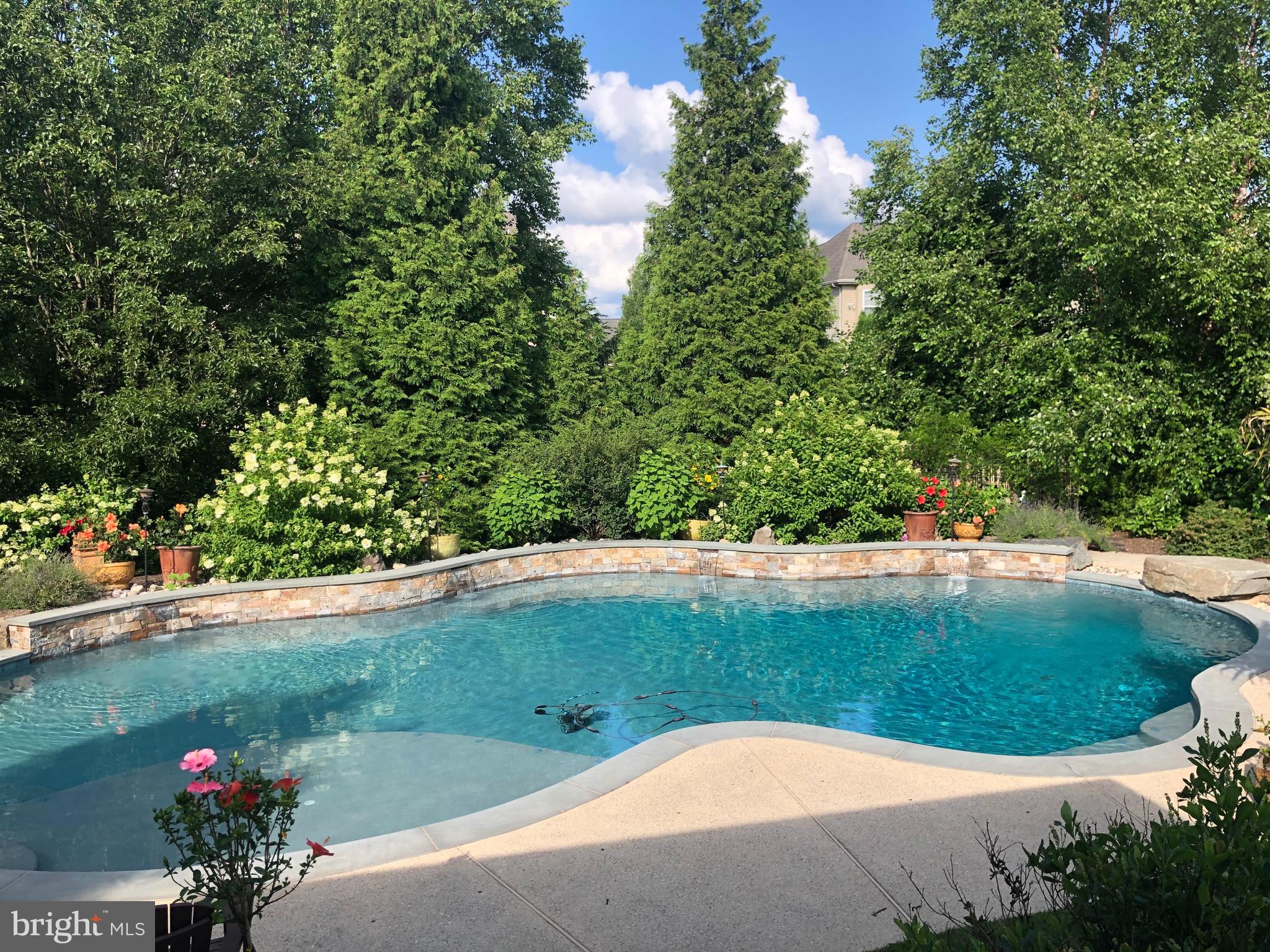 DEVONSHIRE ESTATES - Residential