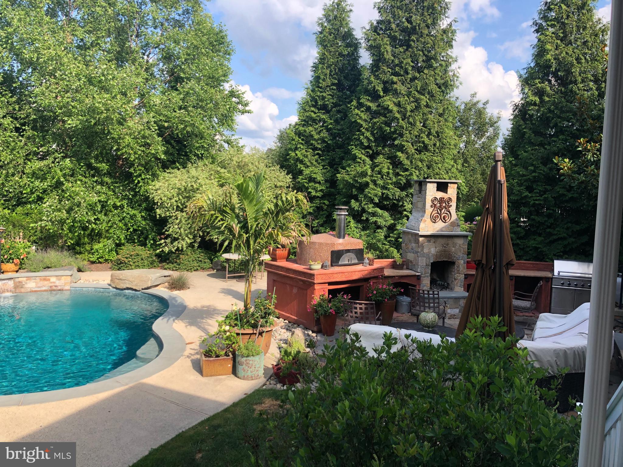 DEVONSHIRE ESTATES - Residential