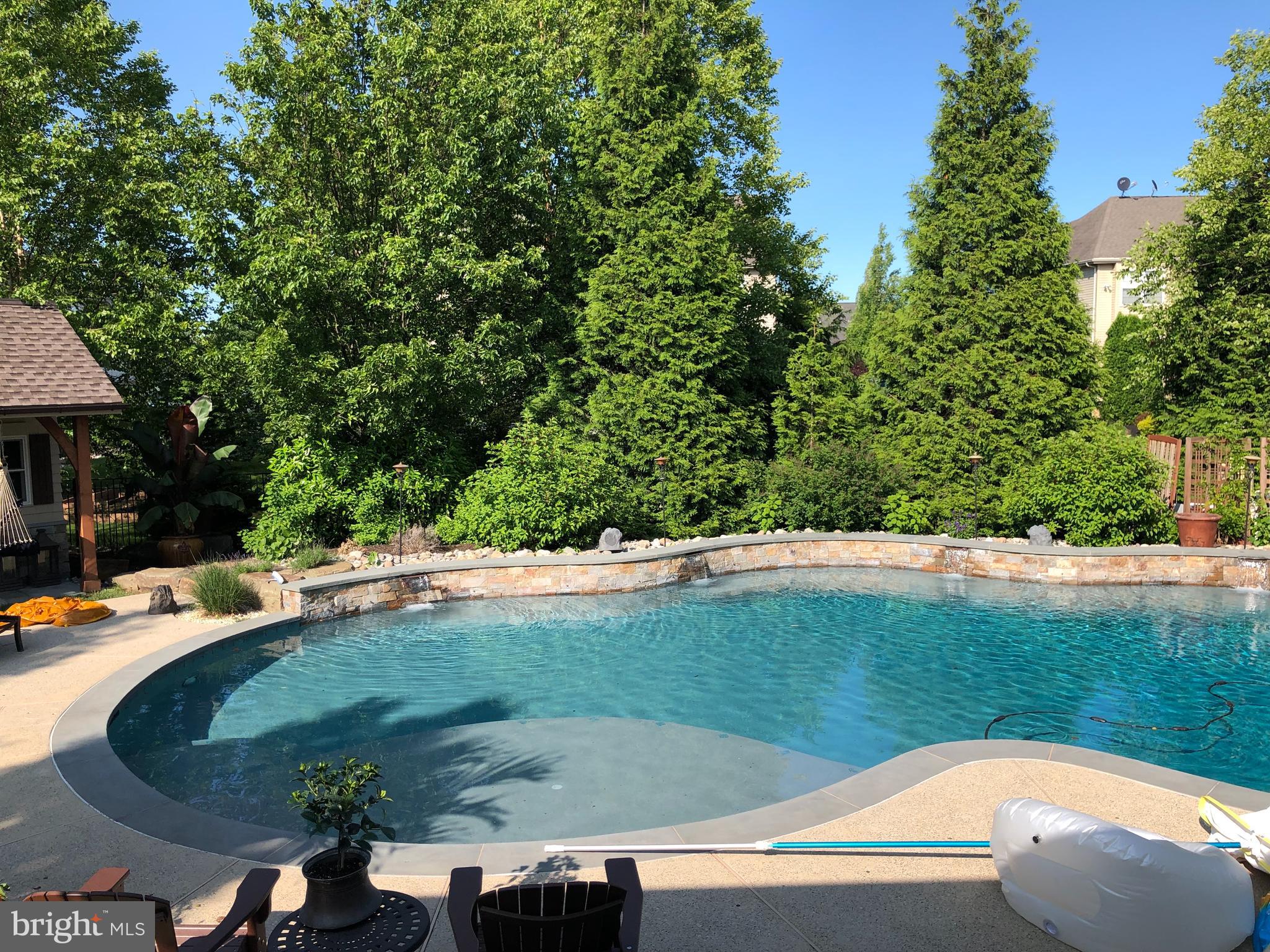 DEVONSHIRE ESTATES - Residential