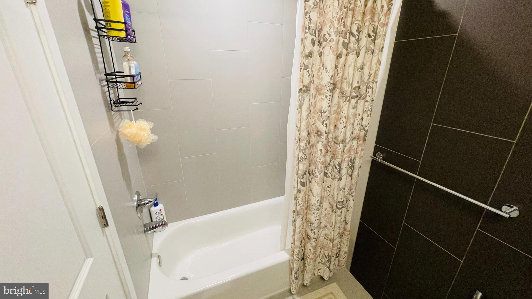 POINT BREEZE - Residential Lease