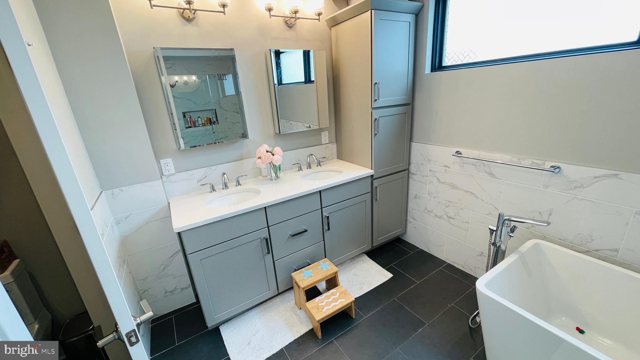 POINT BREEZE - Residential Lease