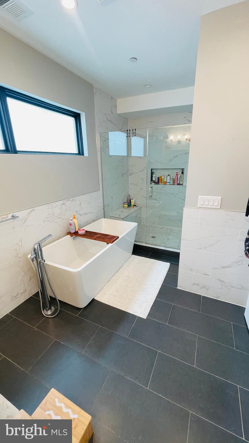 POINT BREEZE - Residential Lease