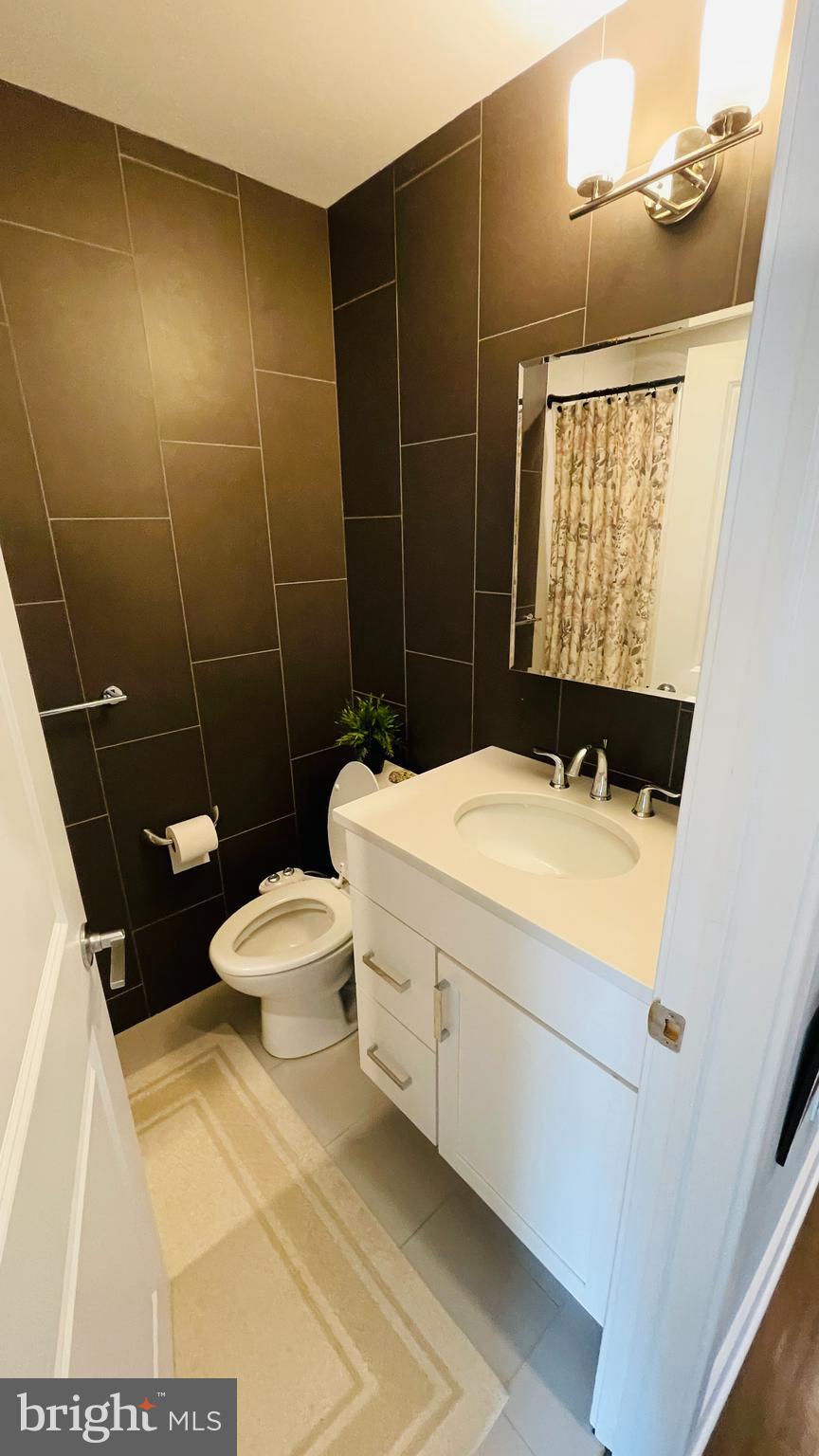 POINT BREEZE - Residential Lease