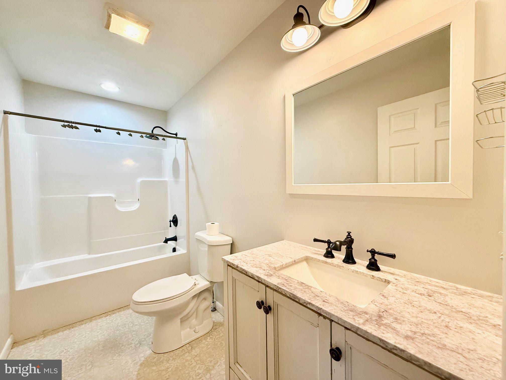 ASHTON WOODS - Residential