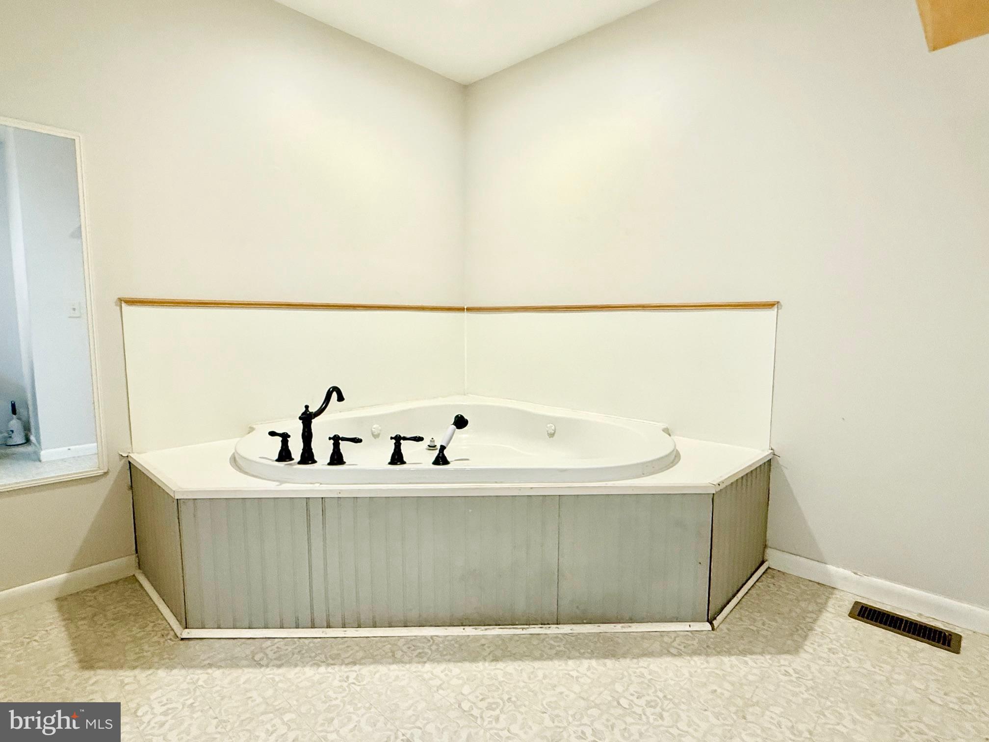 ASHTON WOODS - Residential