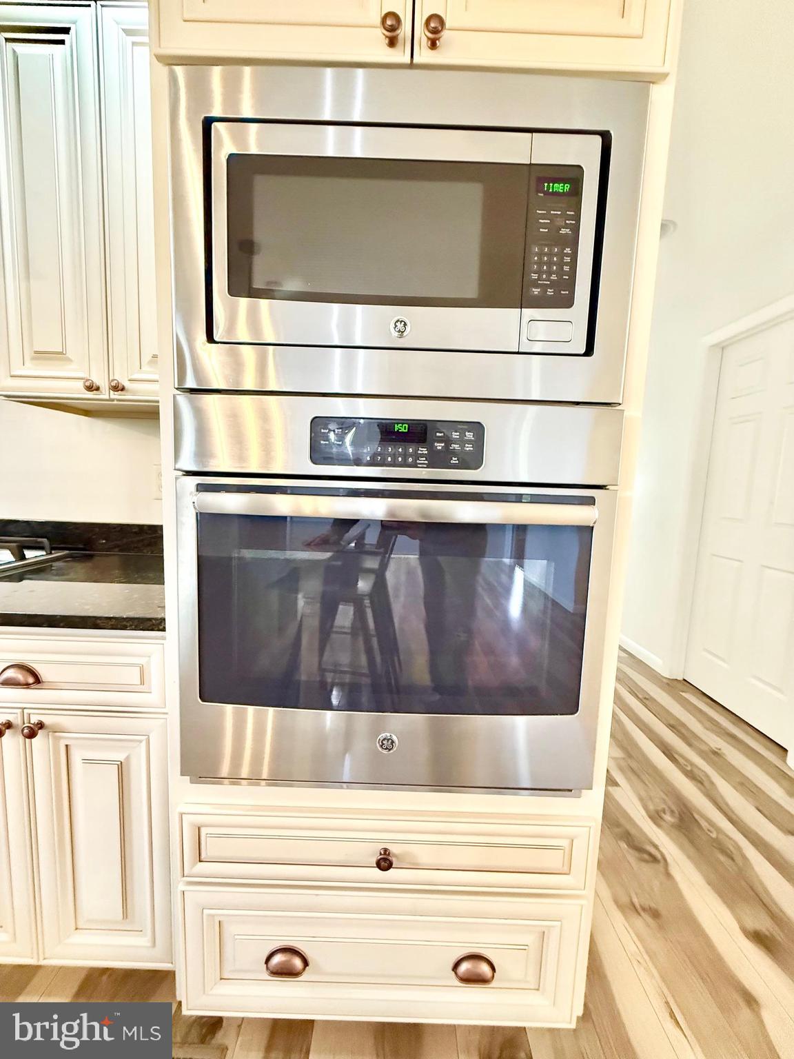 ASHTON WOODS - Residential