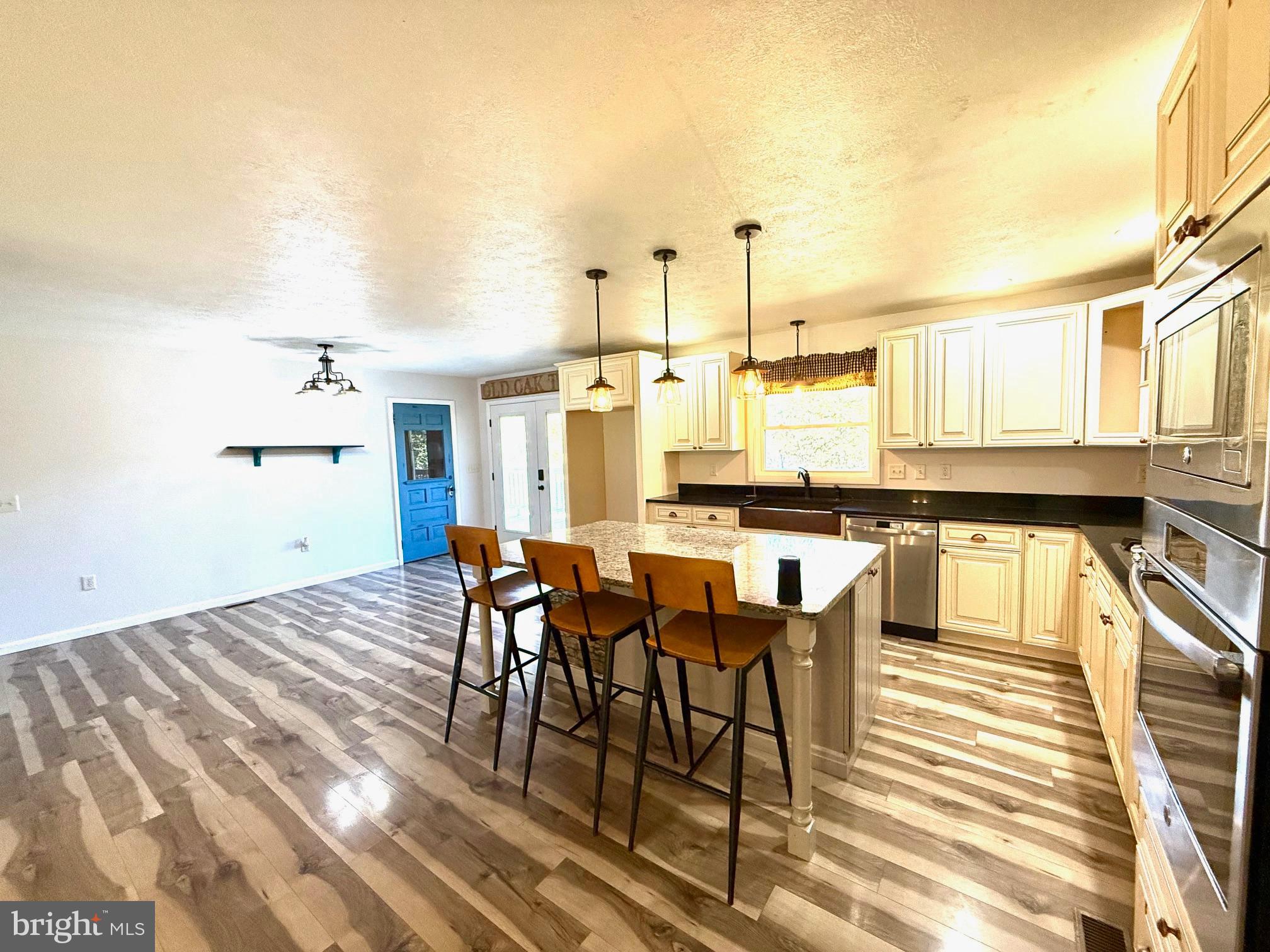 ASHTON WOODS - Residential