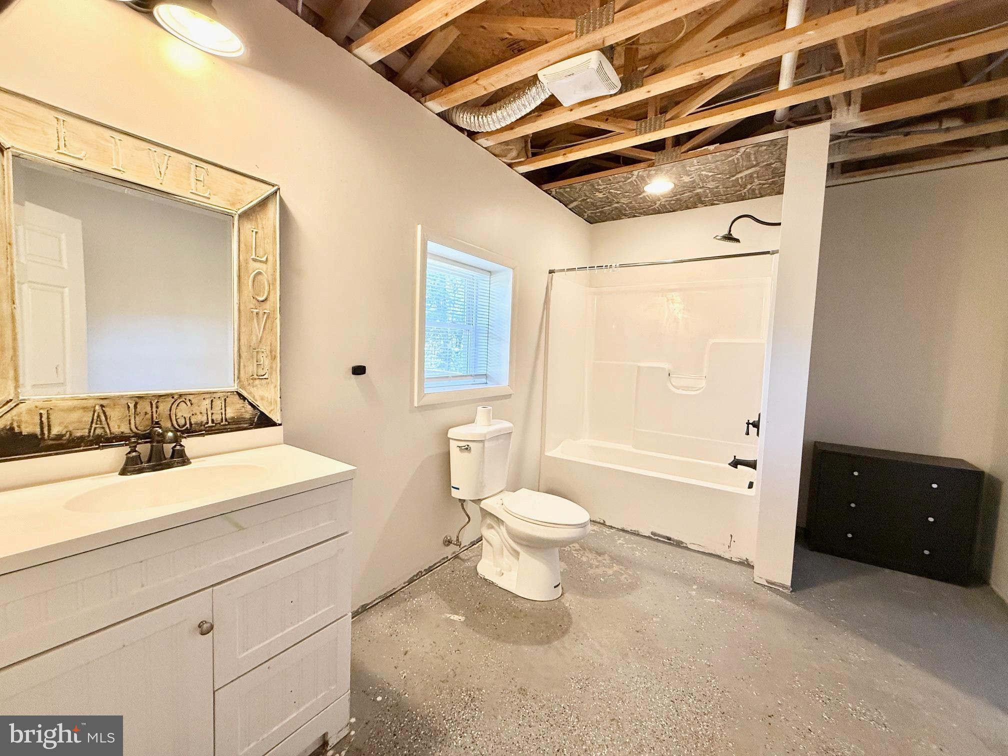 ASHTON WOODS - Residential