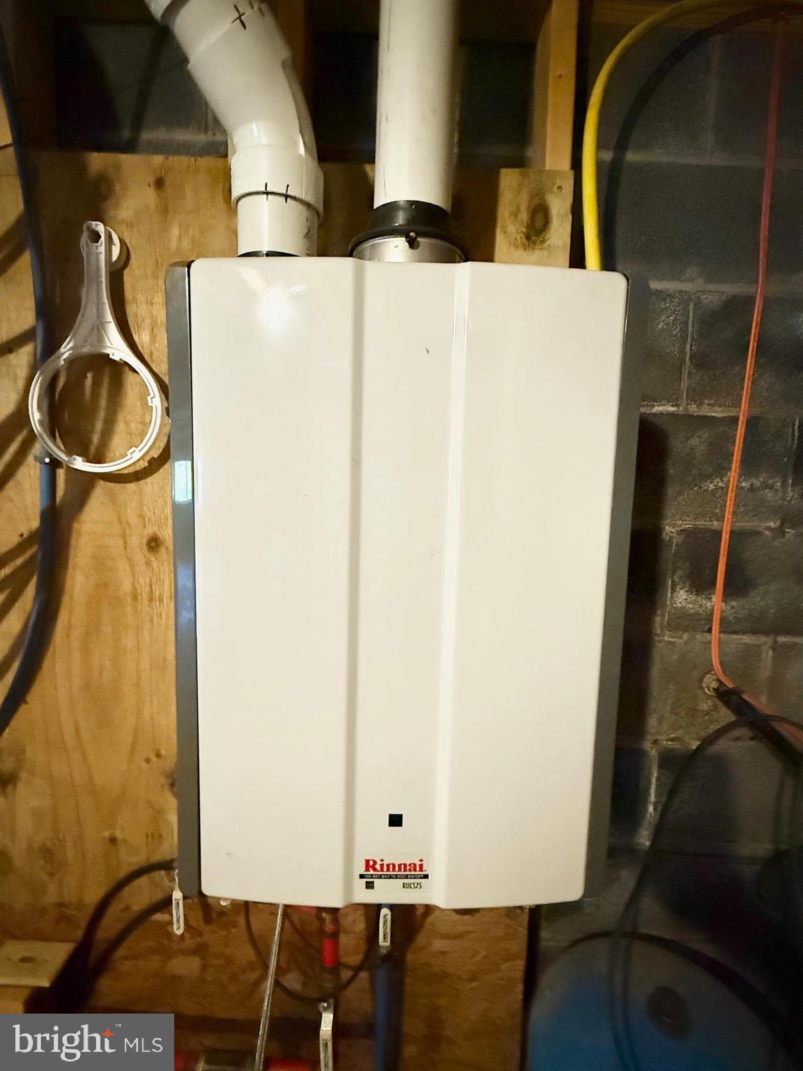 ASHTON WOODS - Residential