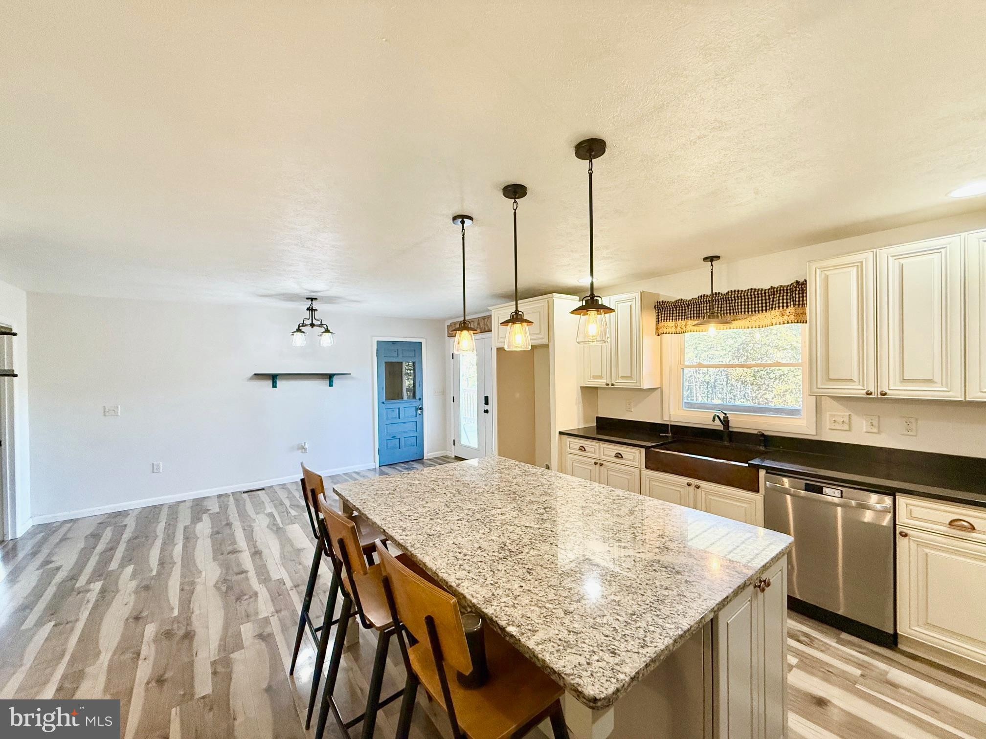 ASHTON WOODS - Residential