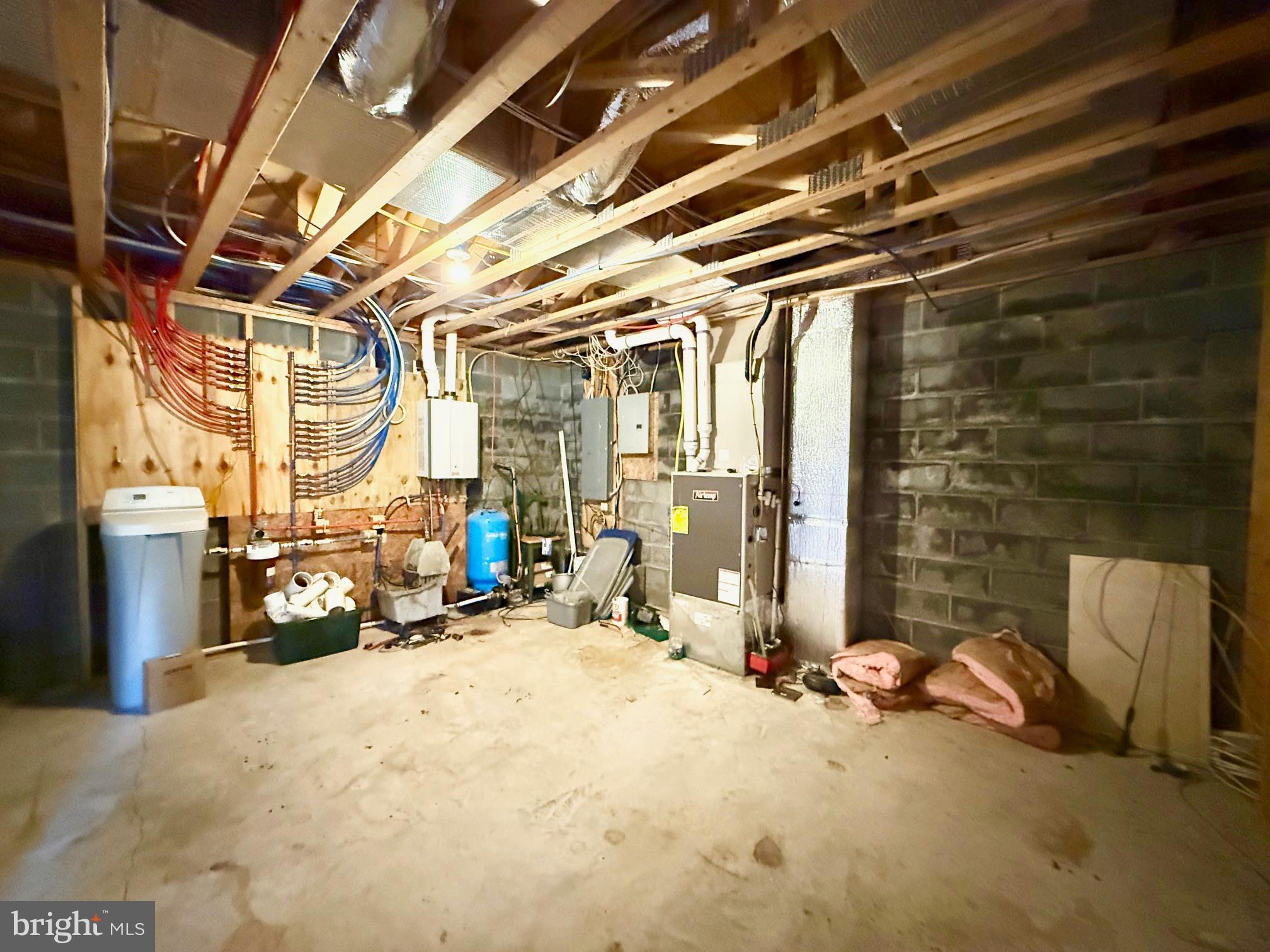 ASHTON WOODS - Residential