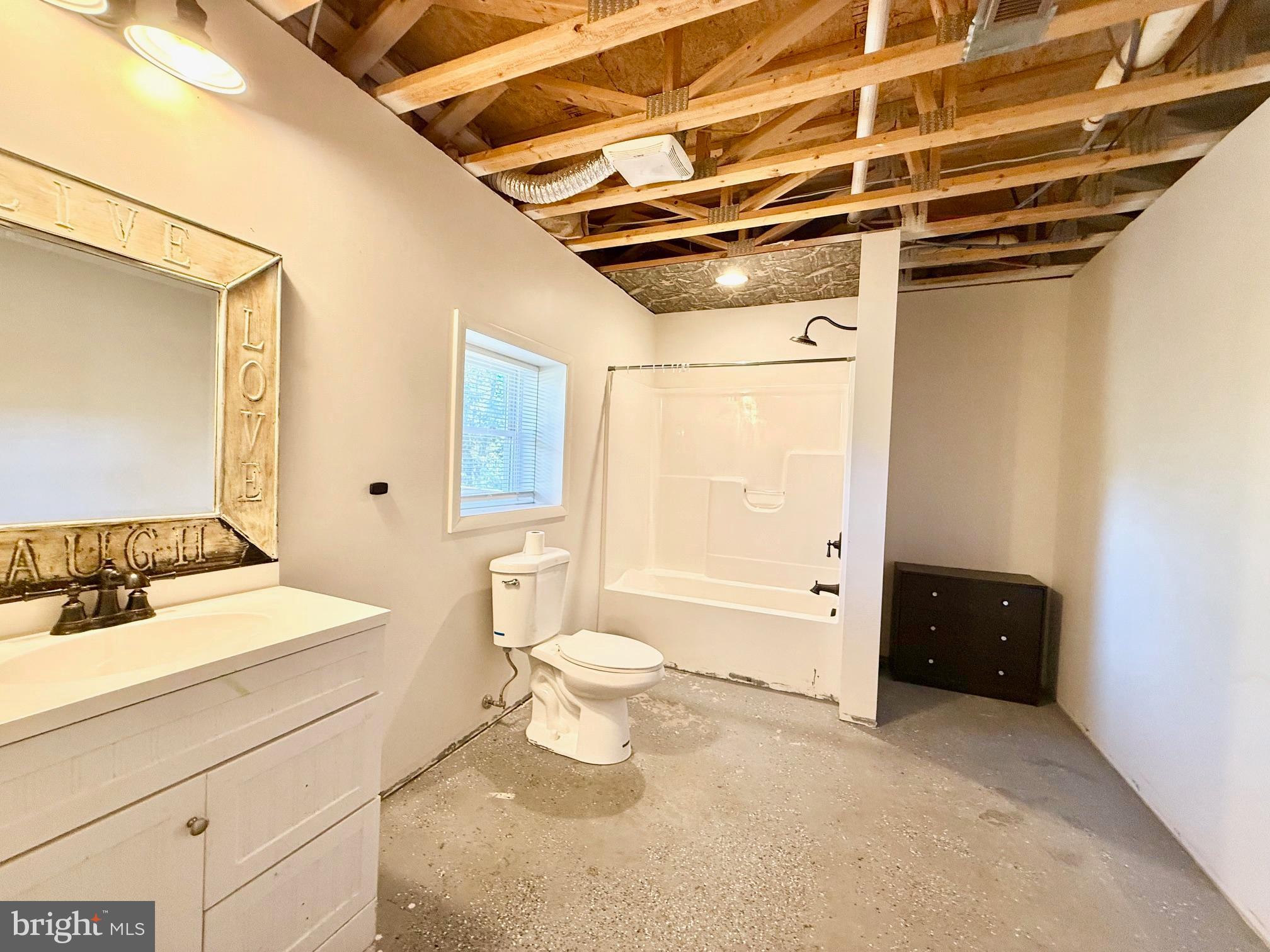 ASHTON WOODS - Residential