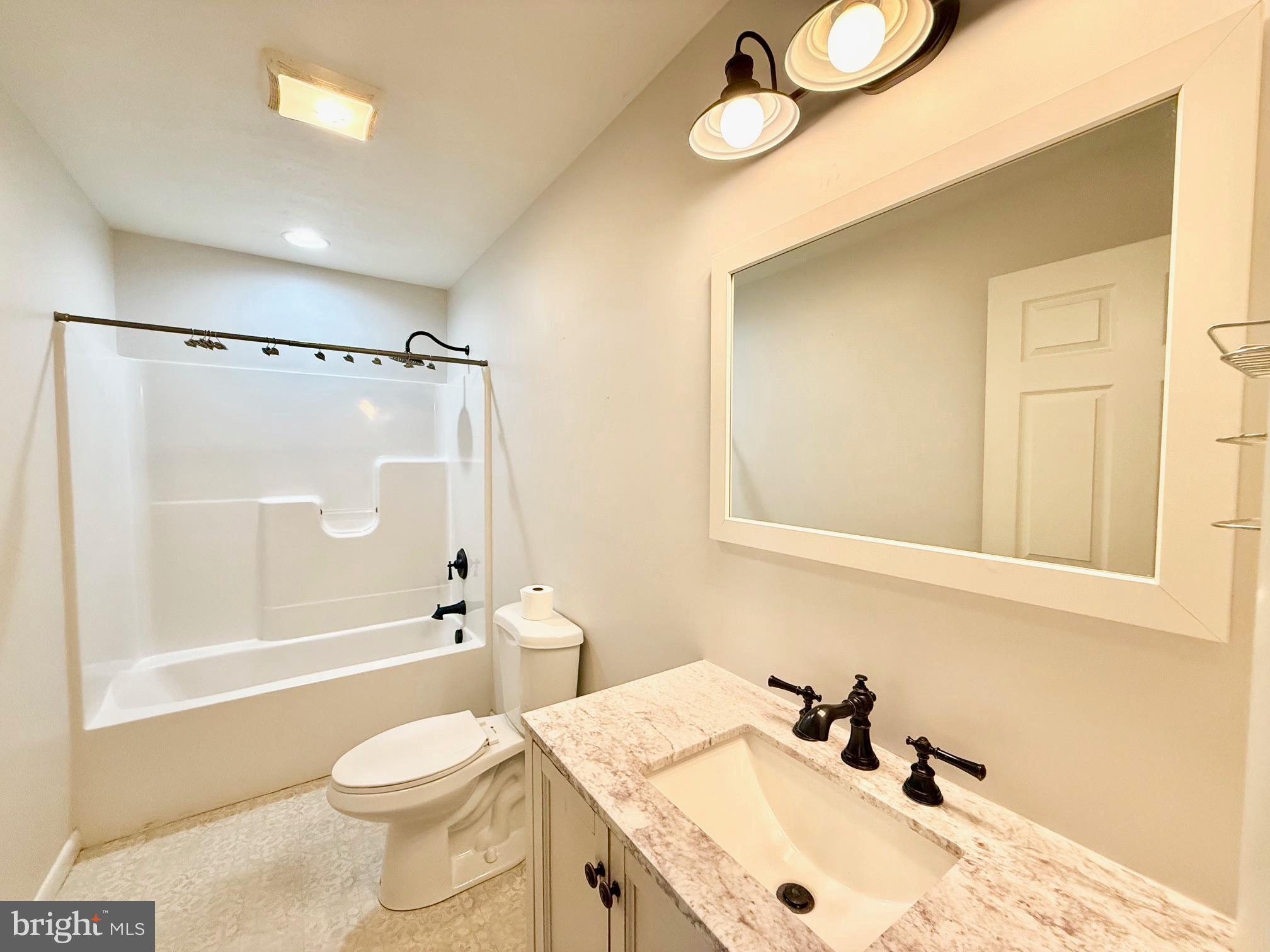 ASHTON WOODS - Residential