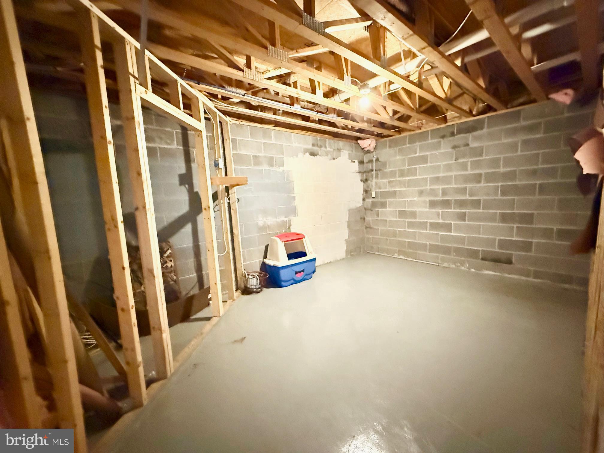 ASHTON WOODS - Residential