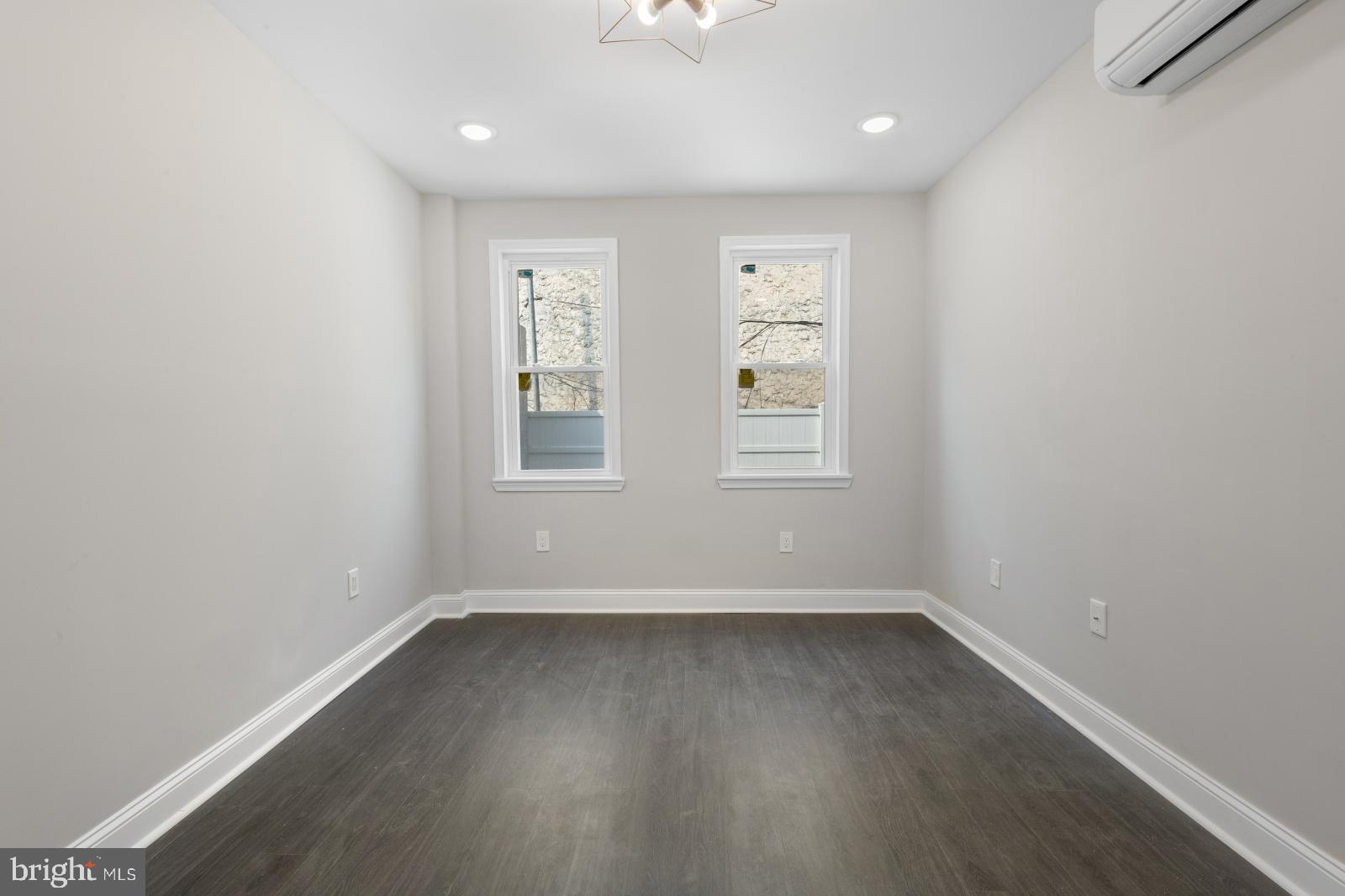 MANTUA - Residential Lease