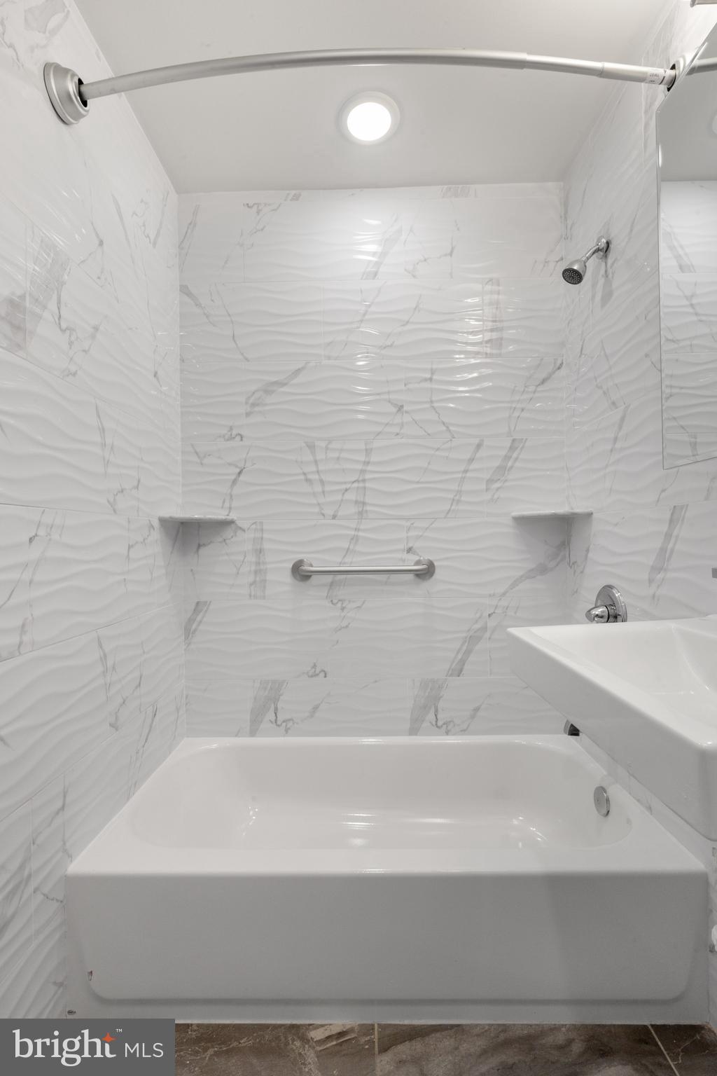 MANTUA - Residential Lease