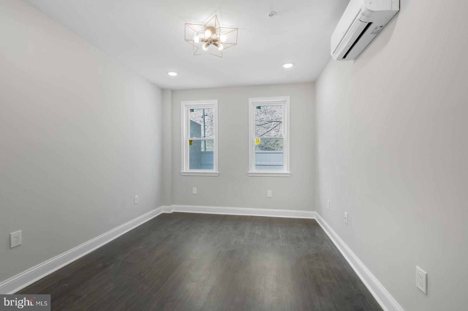 MANTUA - Residential Lease