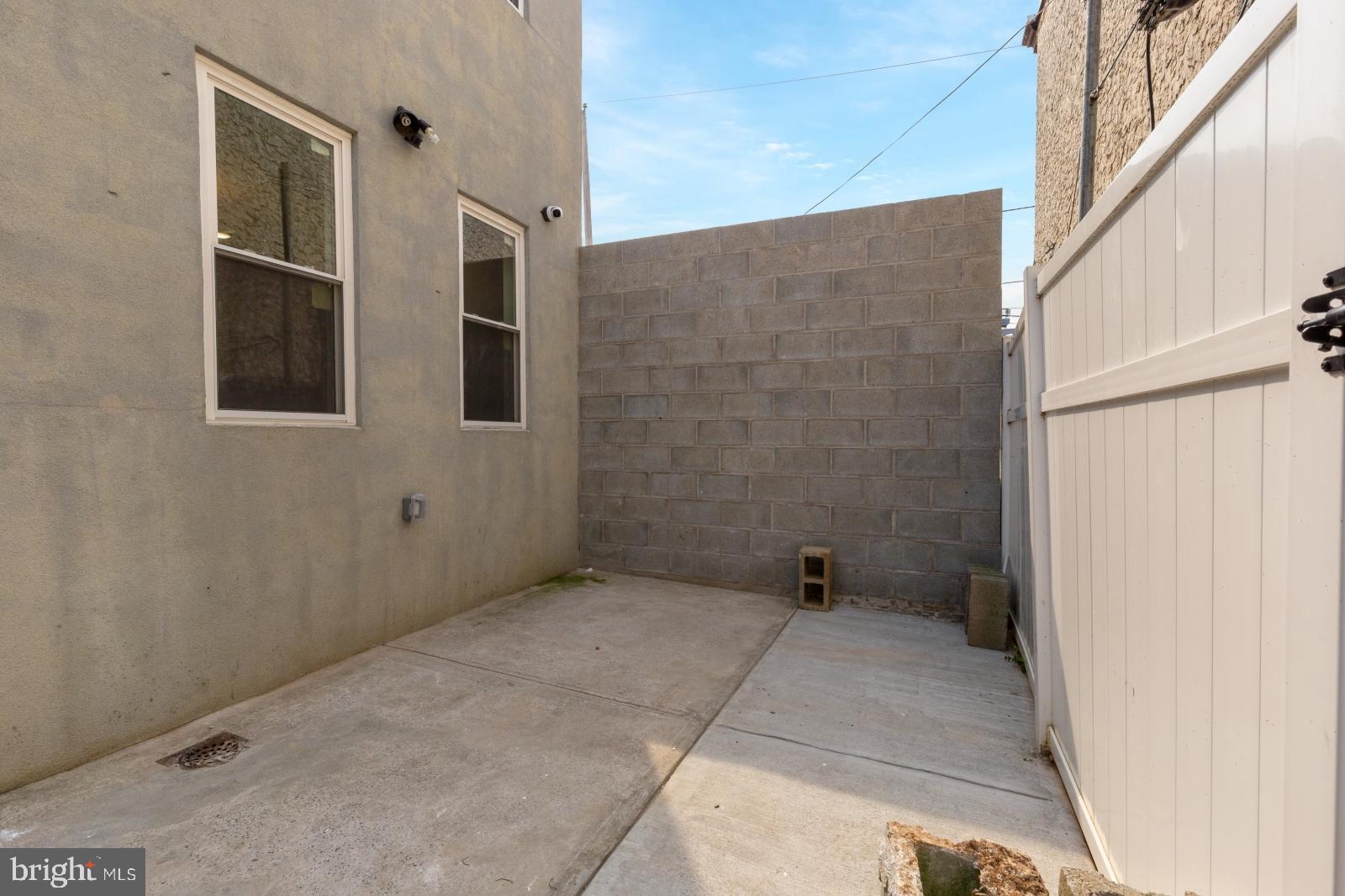 MANTUA - Residential Lease