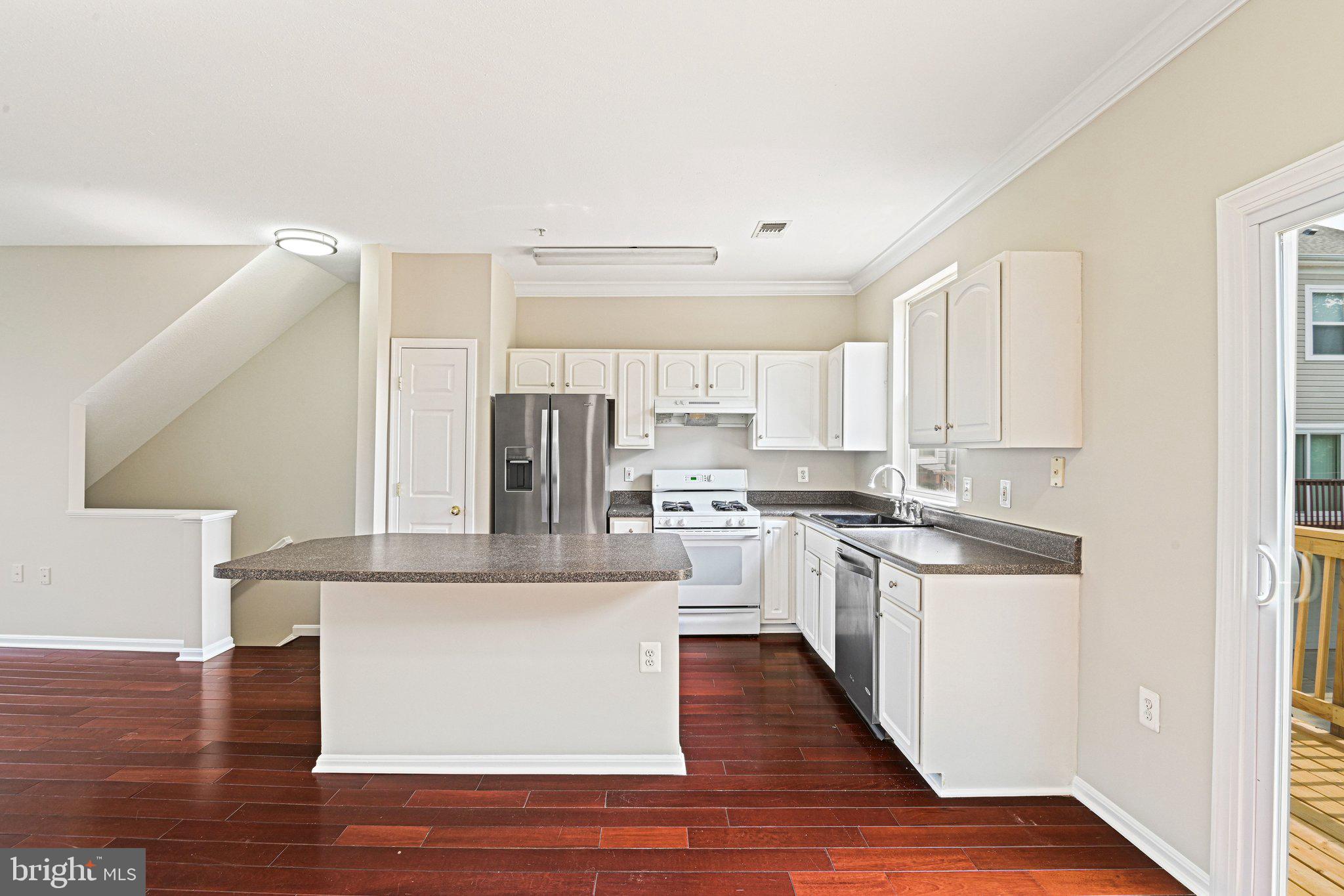 21792 JARVIS SQUARE
