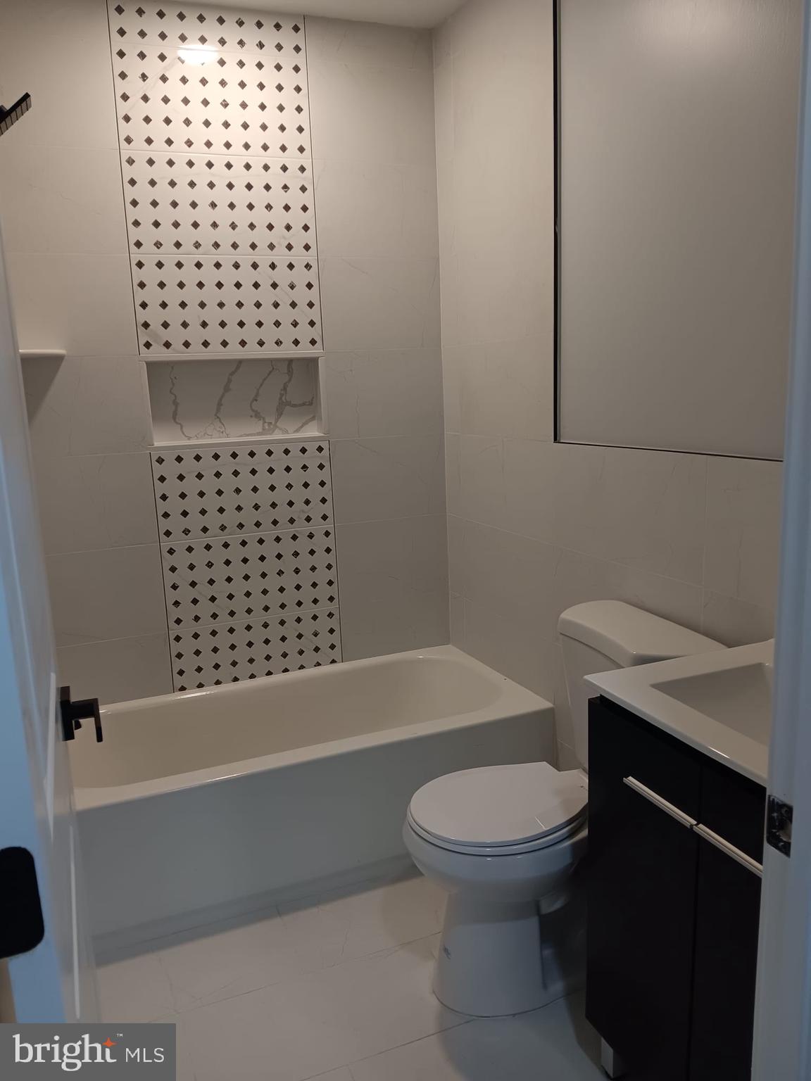 DICKINSON NARROWS - Residential Lease