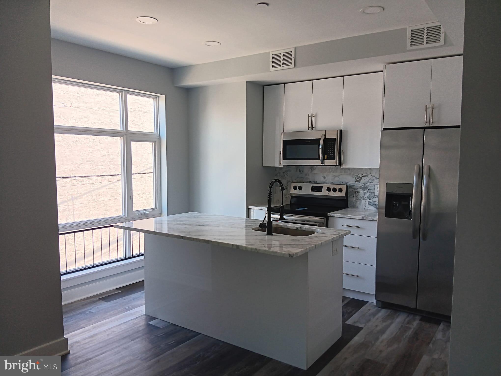 DICKINSON NARROWS - Residential Lease